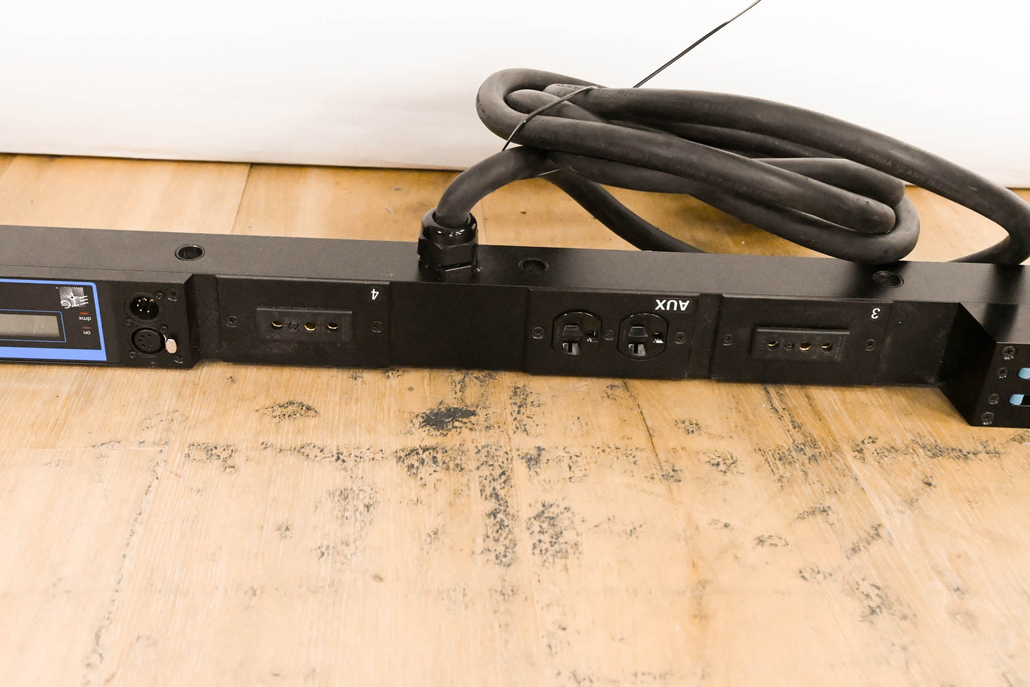 ETC SB6-10M 6 x 10A (1200W) SmartBar with Stage Pin Connectors