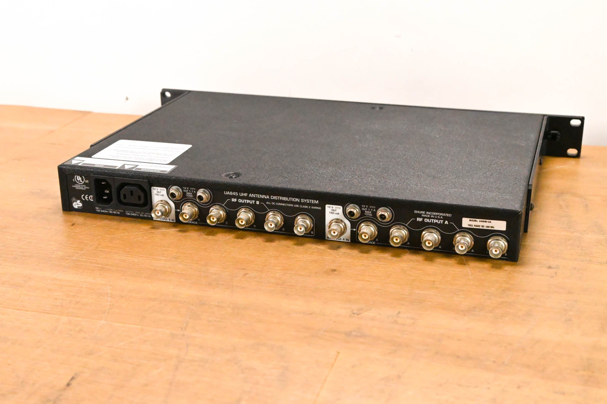 Shure UA845-UA UHF Antenna Distribution System 782-806 MHz