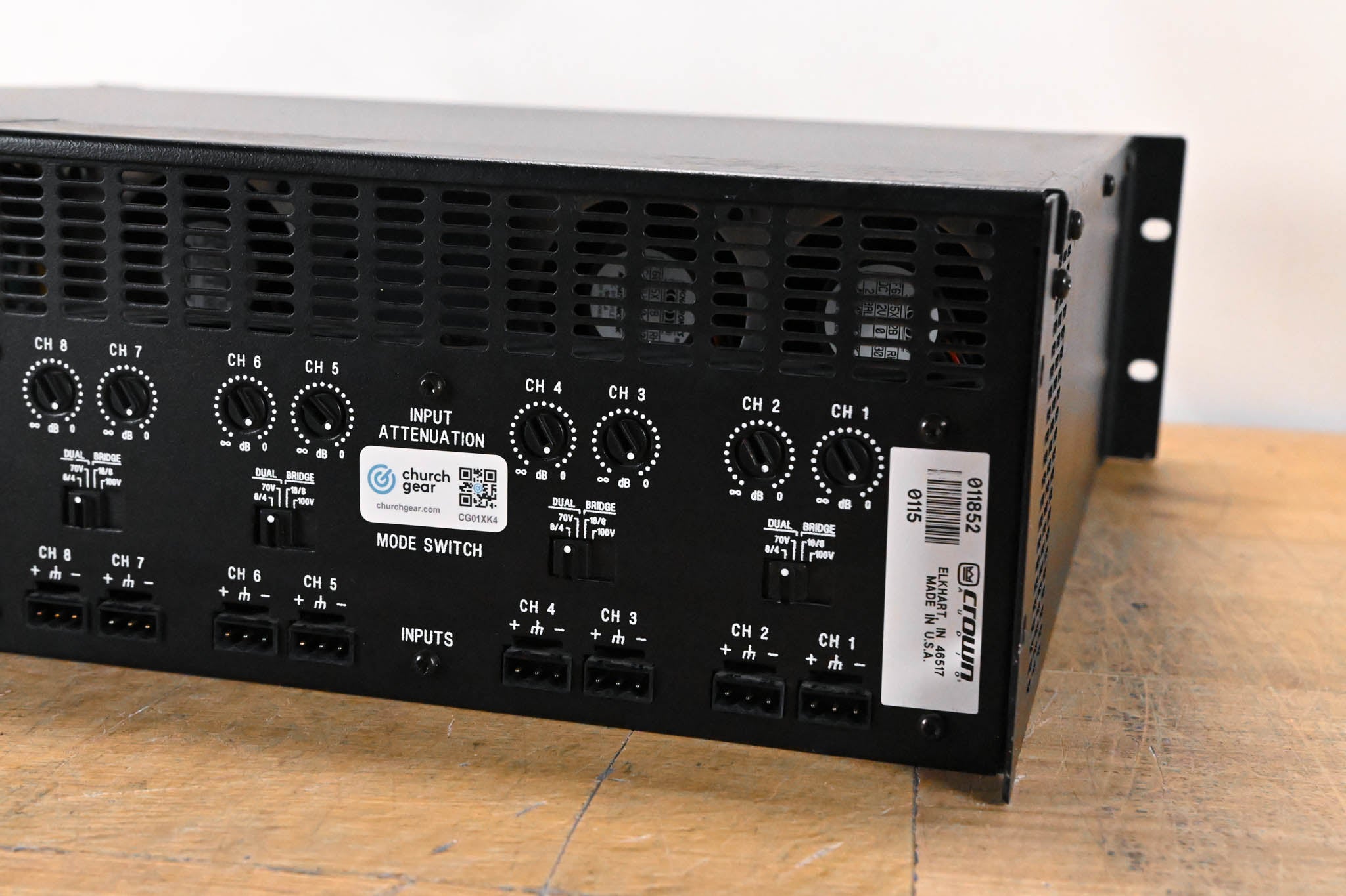 Crown CTs 8200 200W 8-Channel Power Amplifier