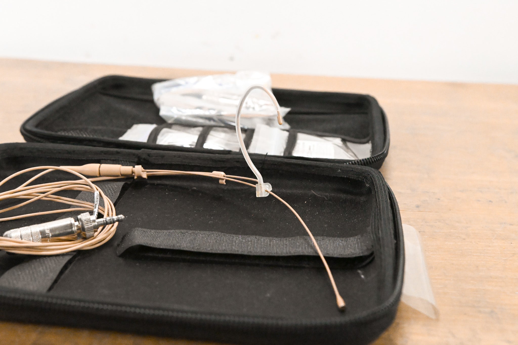 Countryman H6 Omnidirectional Headset Mic with 3.5mm Connector