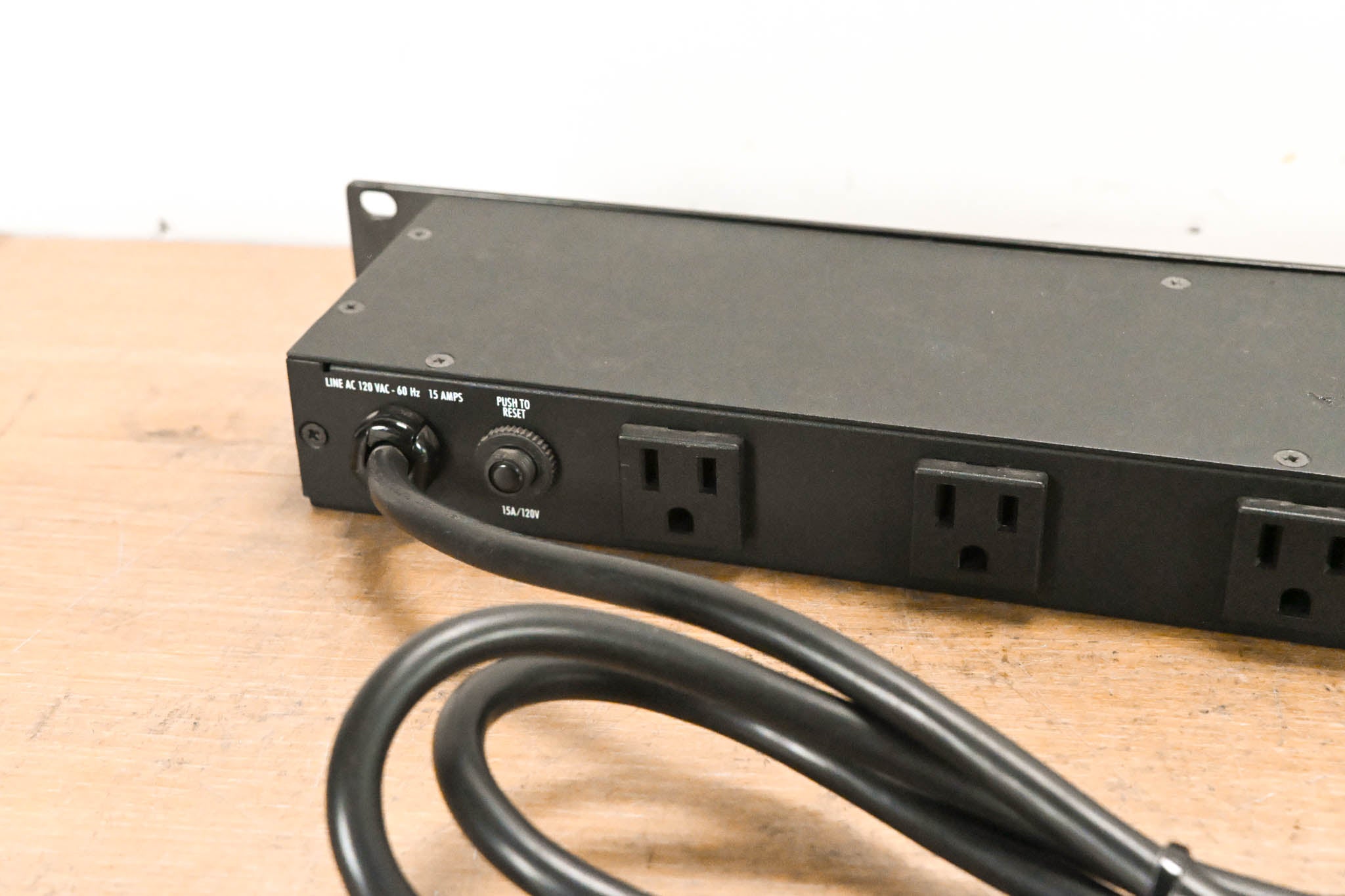 Furman M-8x2 8-Outlet Power Conditioner