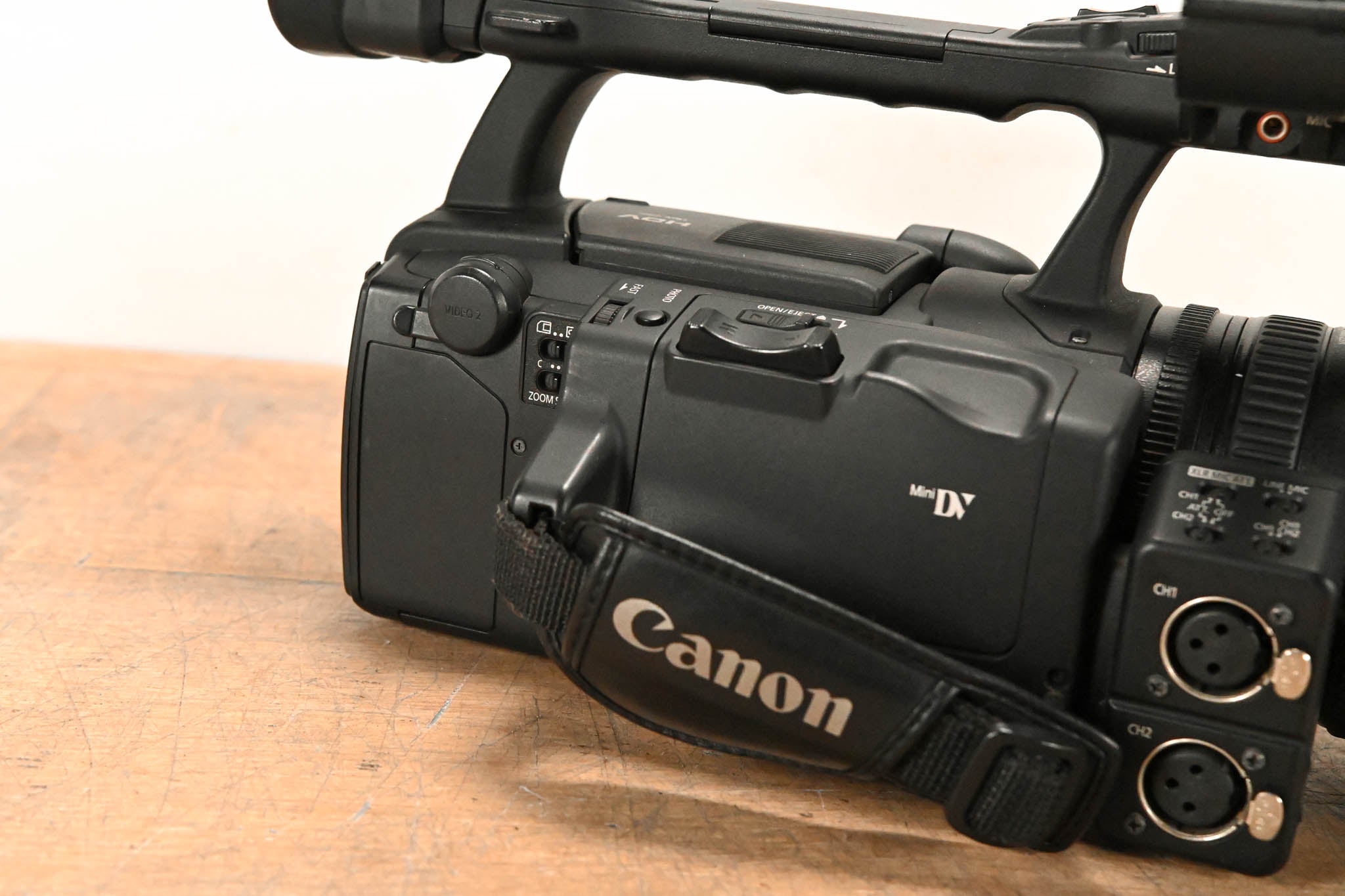 Canon XH-A1 3CCD 1080i HDV Camcorder
