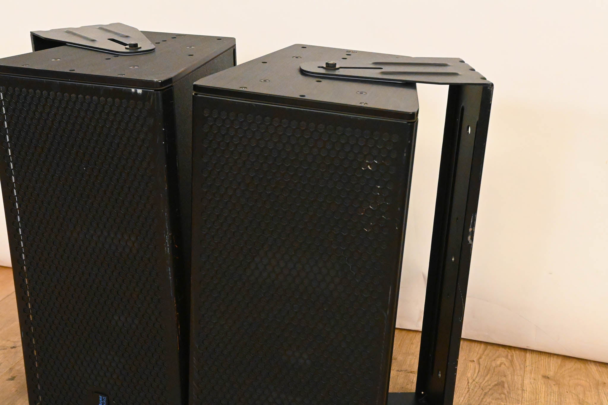 Meyer Sound UPJ-1P Compact VariO Loudspeaker (PAIR)