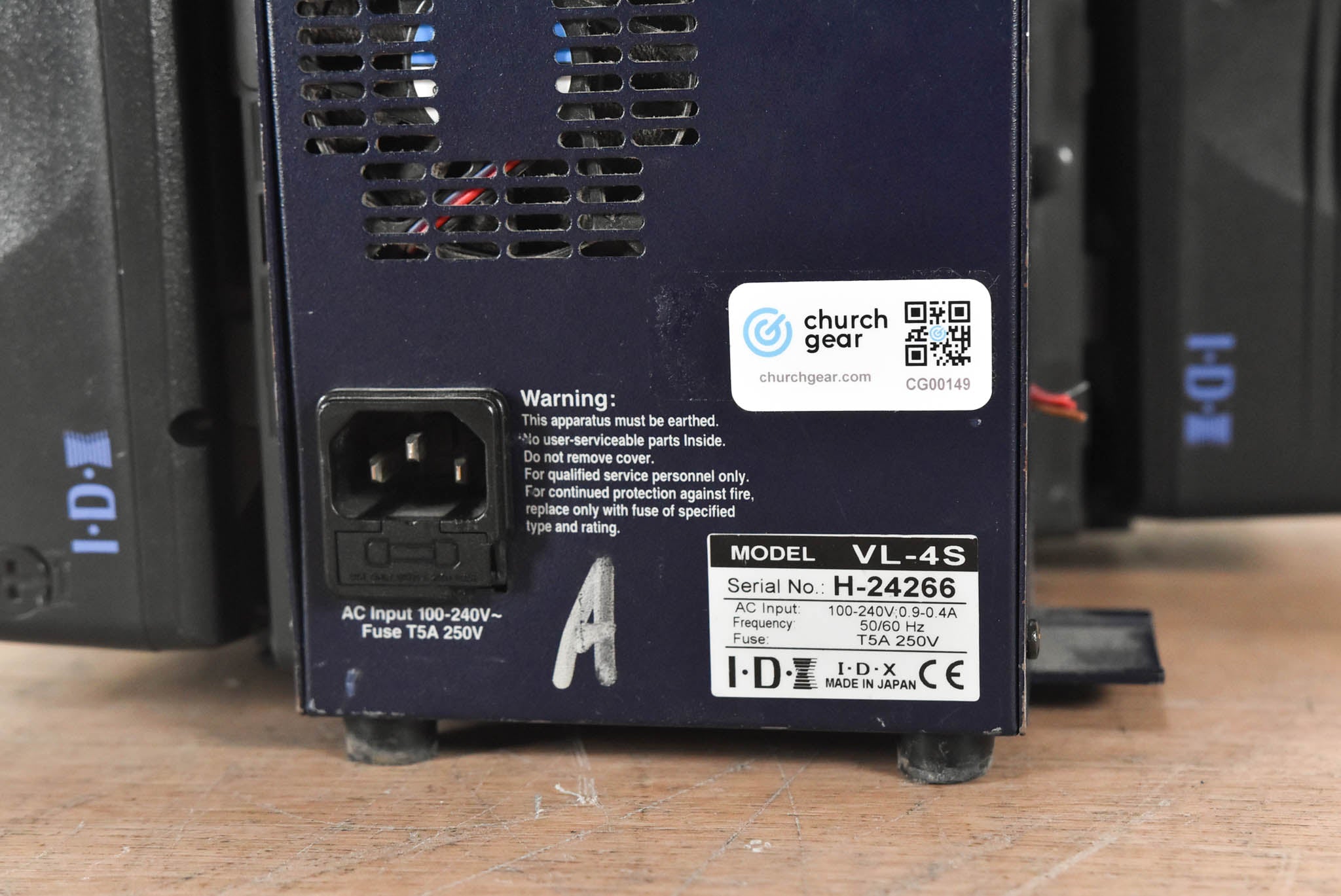 IDX System Technology VL-4S 4-Channel Charger with 3