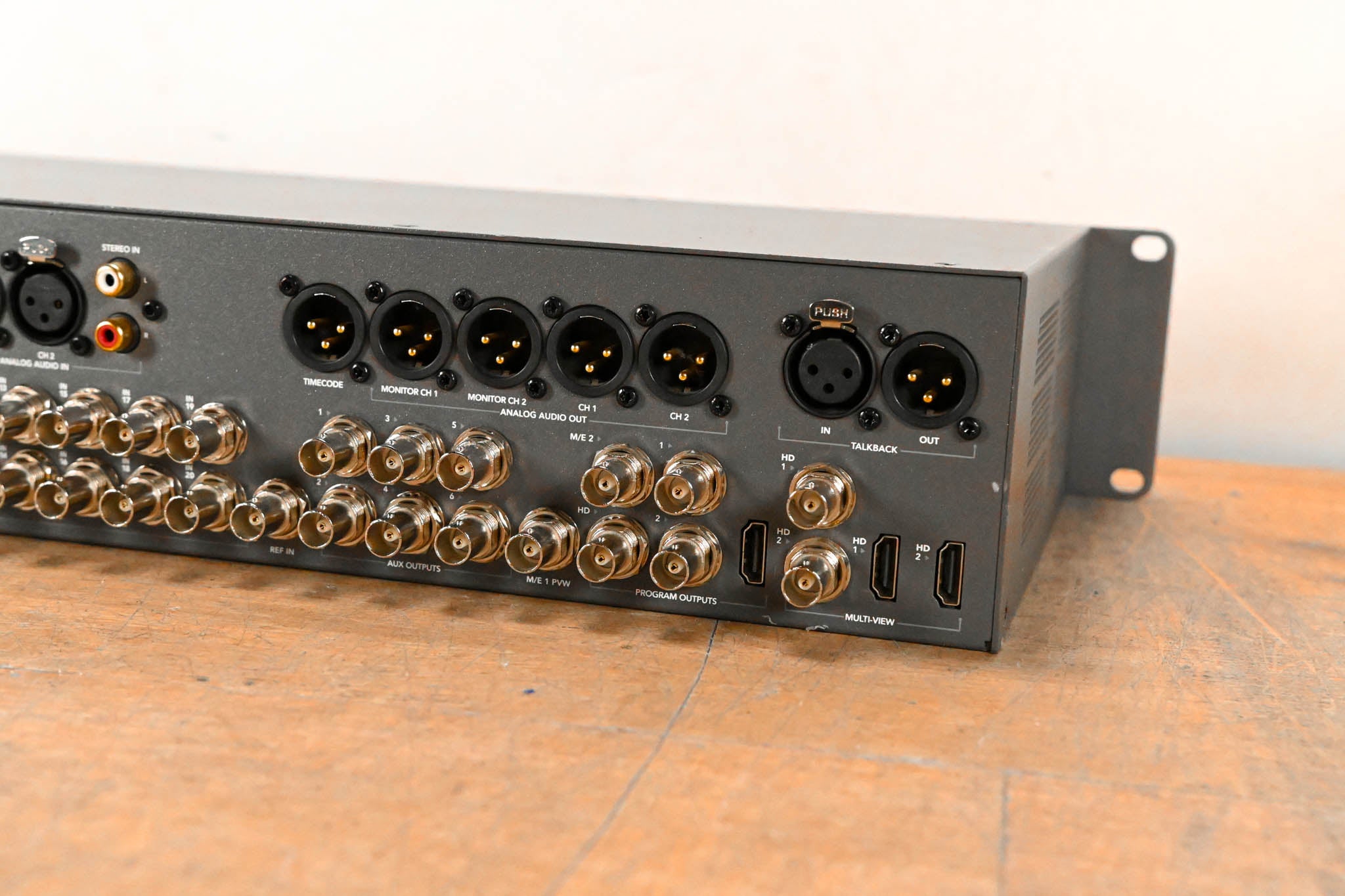 Blackmagic Design ATEM 2 M/E Production Studio 4K