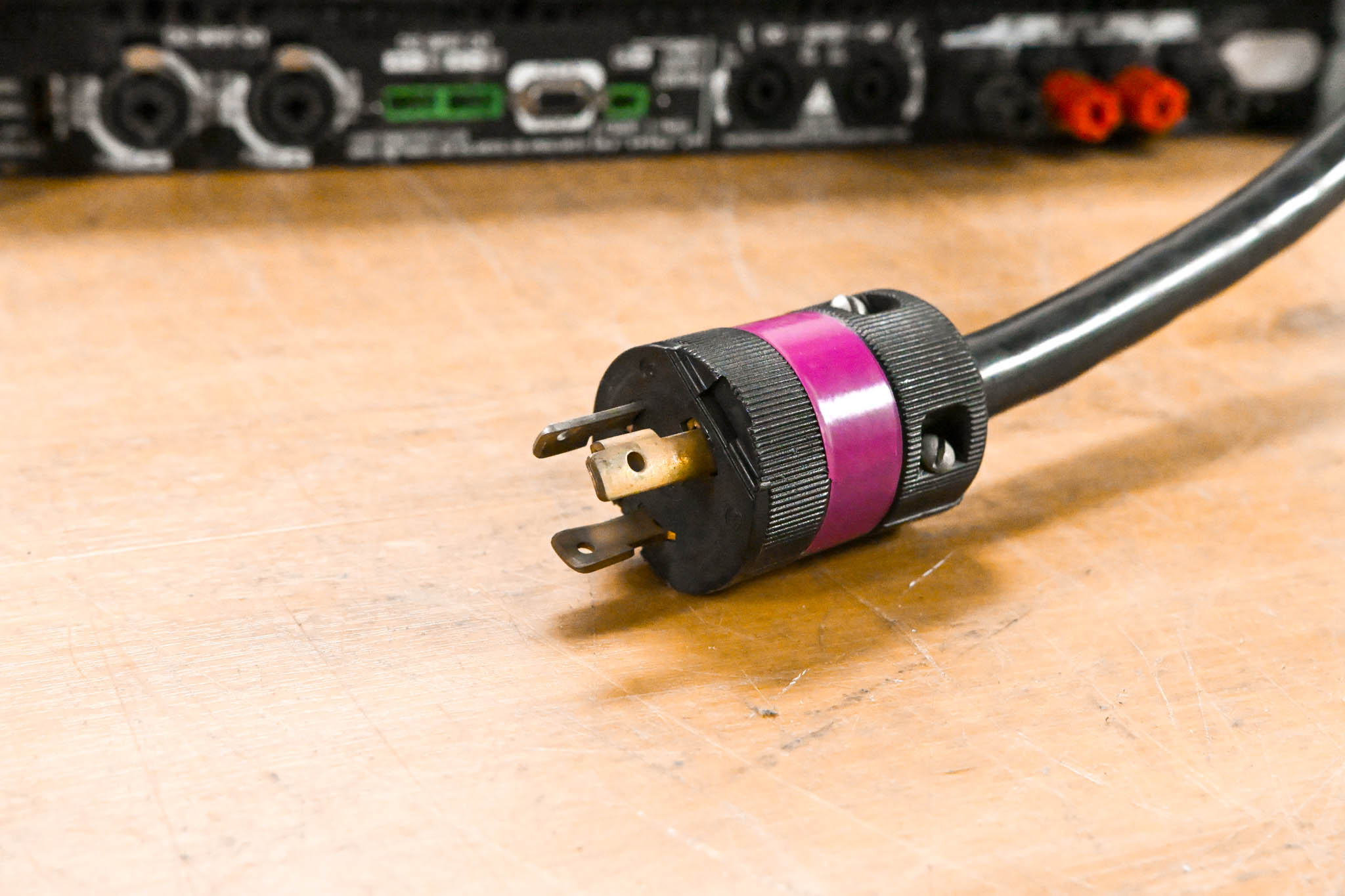QSC PowerLight 9.0 PFC Power Factor Corrected 2-Channel Power Amplifier