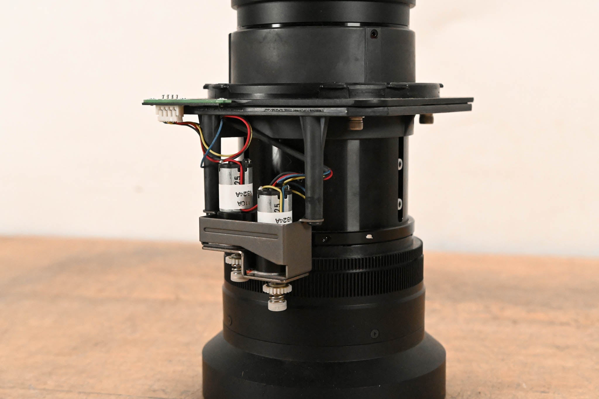 SANYO LNS-W02Z 1.35-1.8:1 Wide Zoom Projection Lens