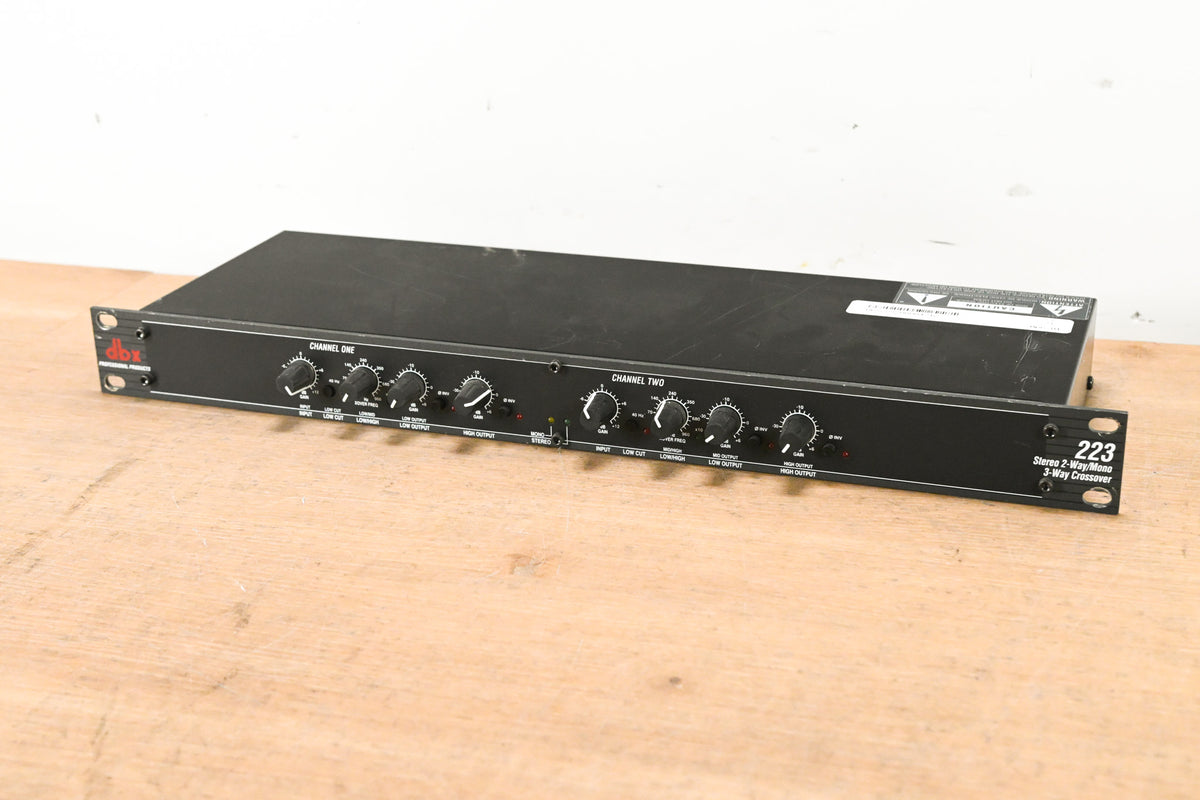 dbx 223 Stereo 2-Way / Mono 3-Way Crossover