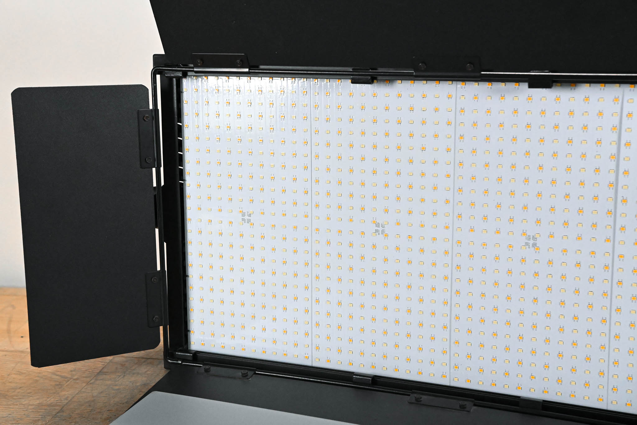 Mmbel B-112L-120W Bi-Color LED Panel Light