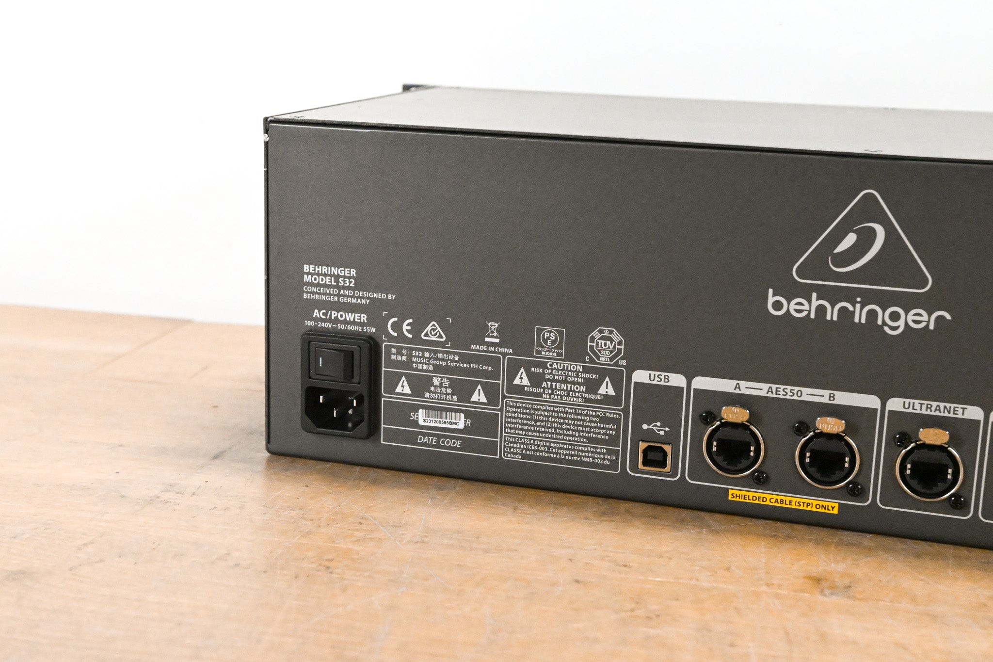 Behringer S32 32 x 16 Digital Stage Box