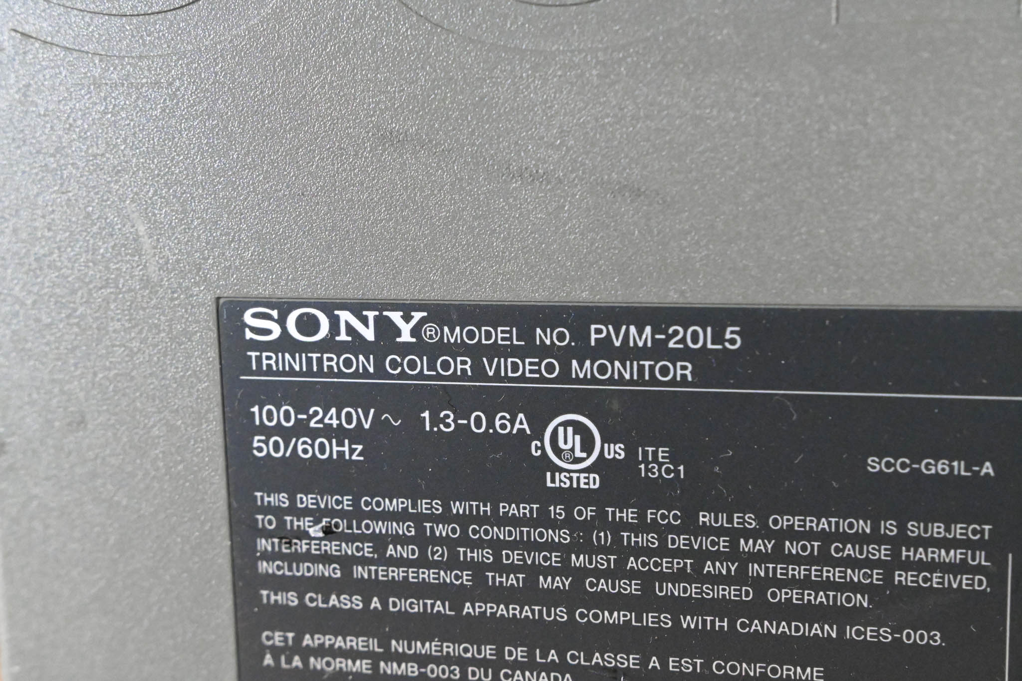 Sony PVM-20L5 CRT Trinitron Color Video Monitor