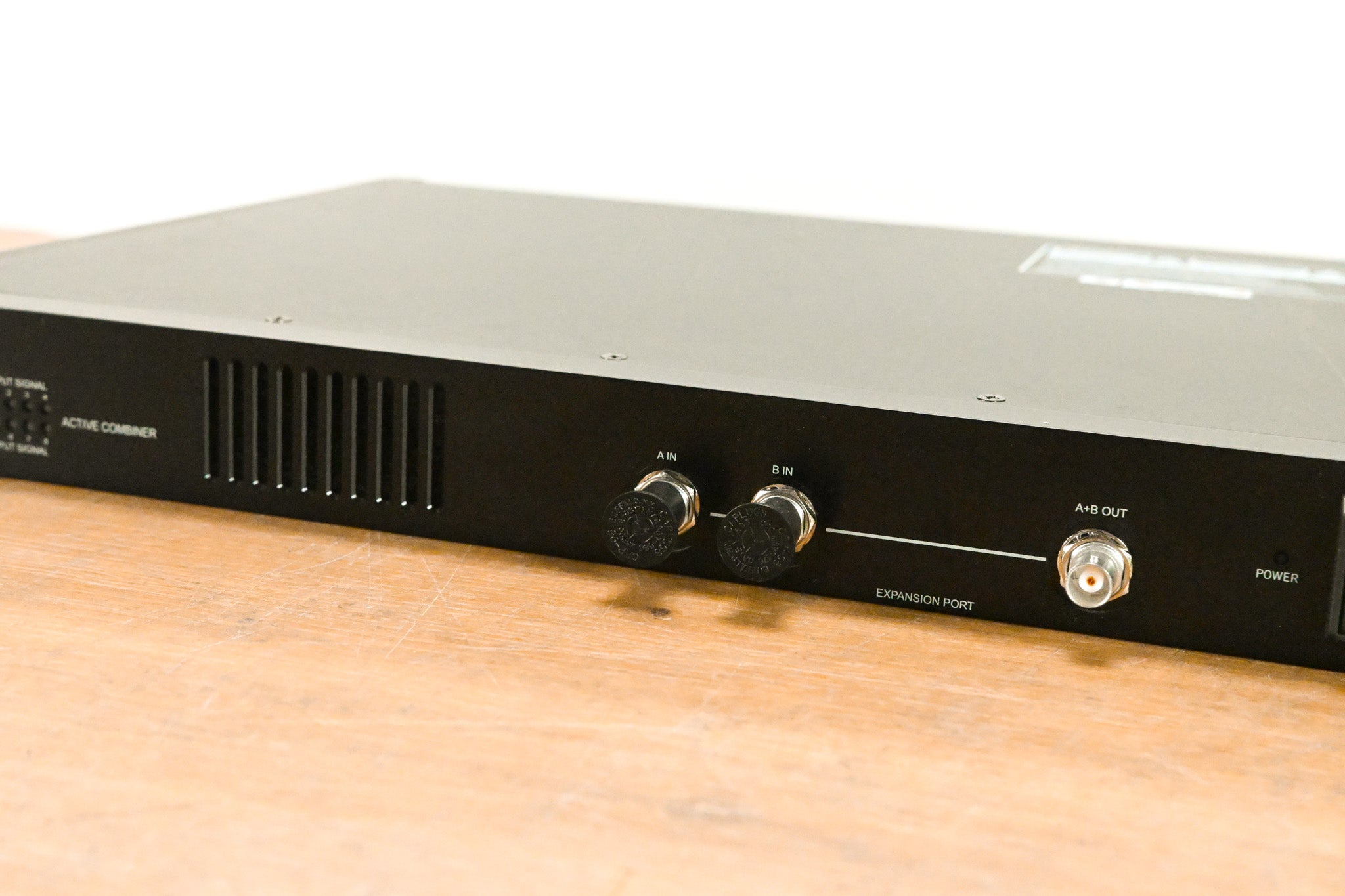 Shure PA821A Antenna Combiner for PSM Wireless Systems  - 470-952 MHz