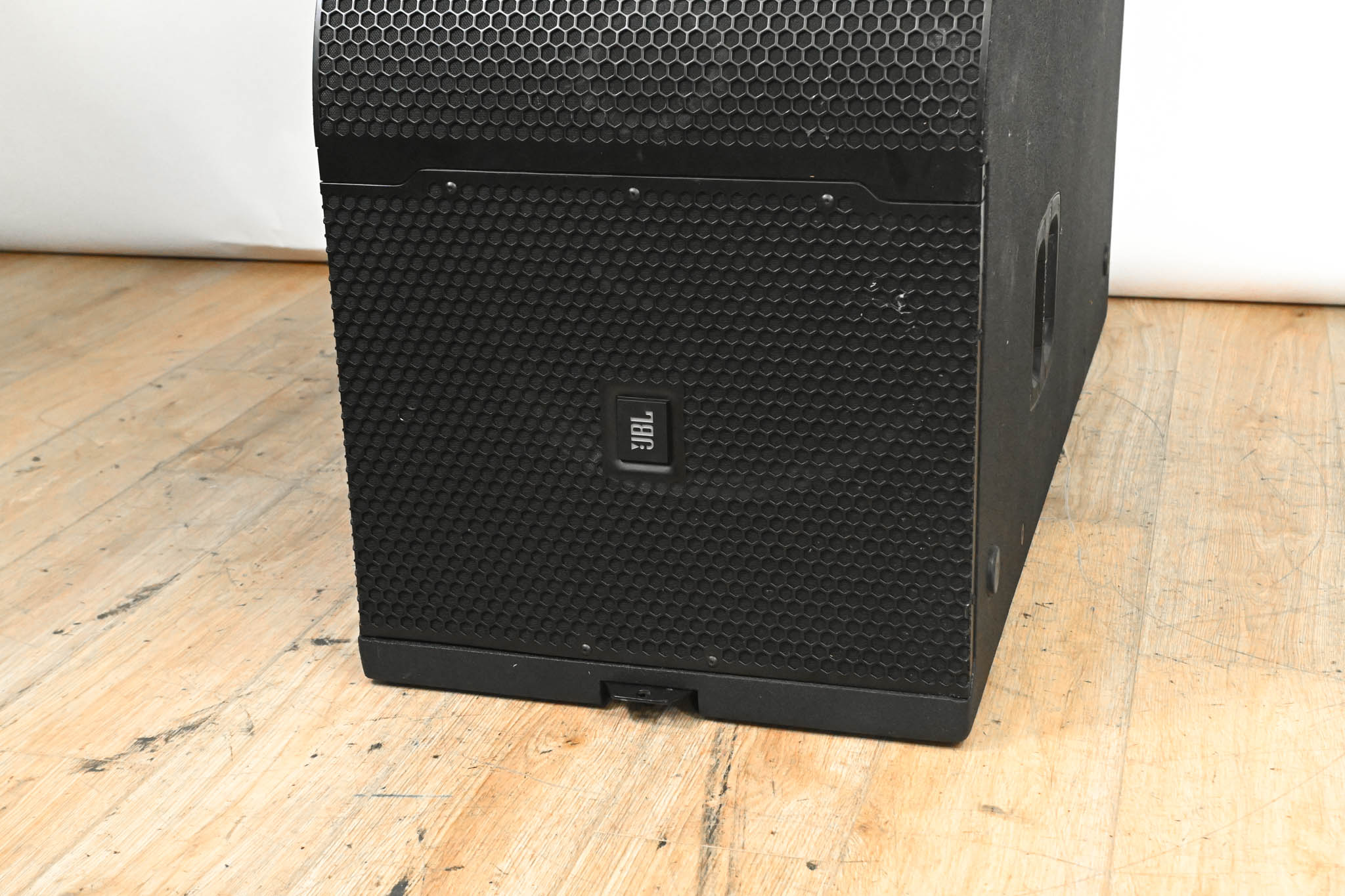 JBL VTX G28 Ground-Stackable Dual 18-inch Subwoofer