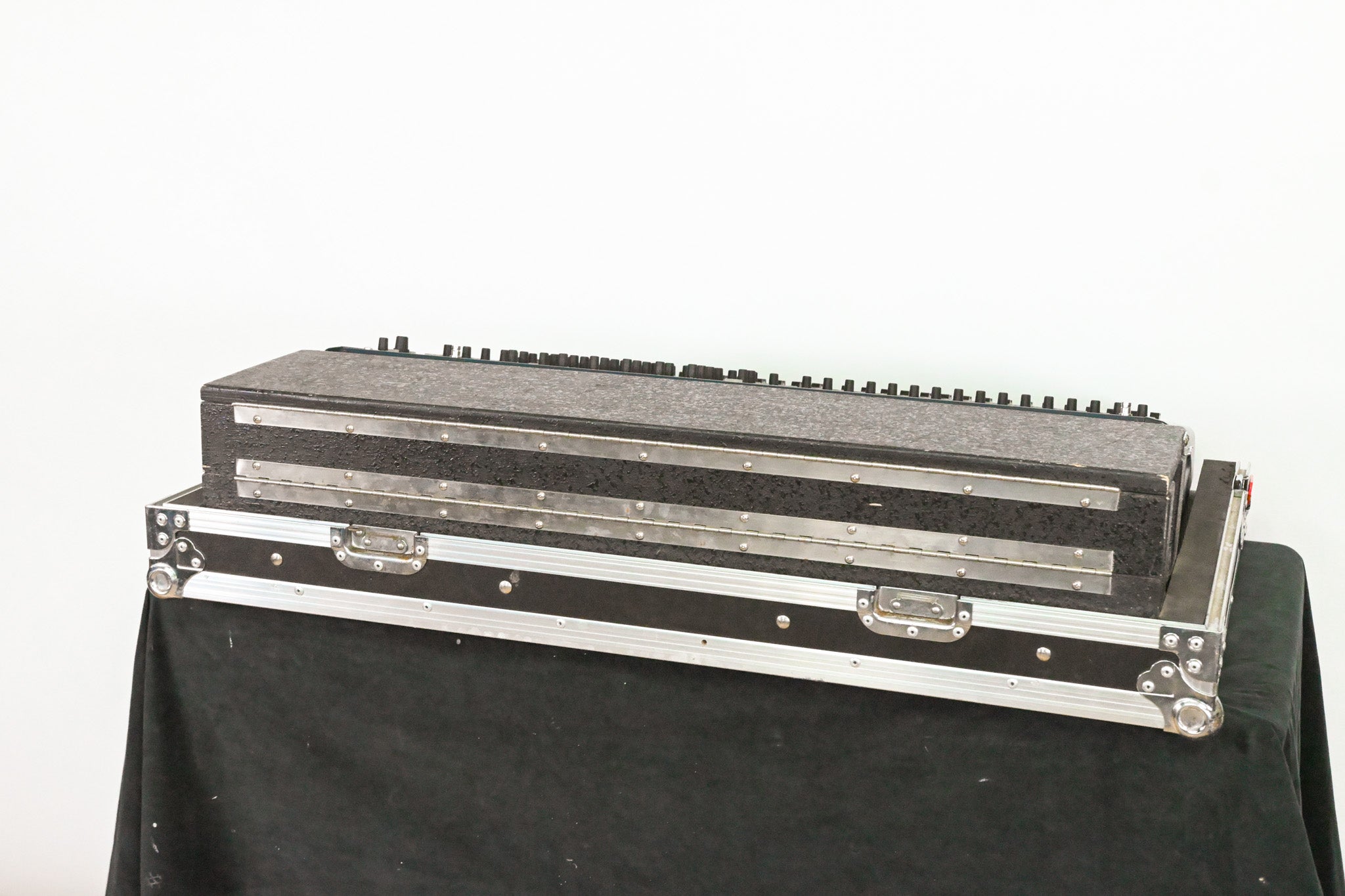 Soundcraft Si Expression 3 Digital Mixer w/ MADI-USB Card & Road Case