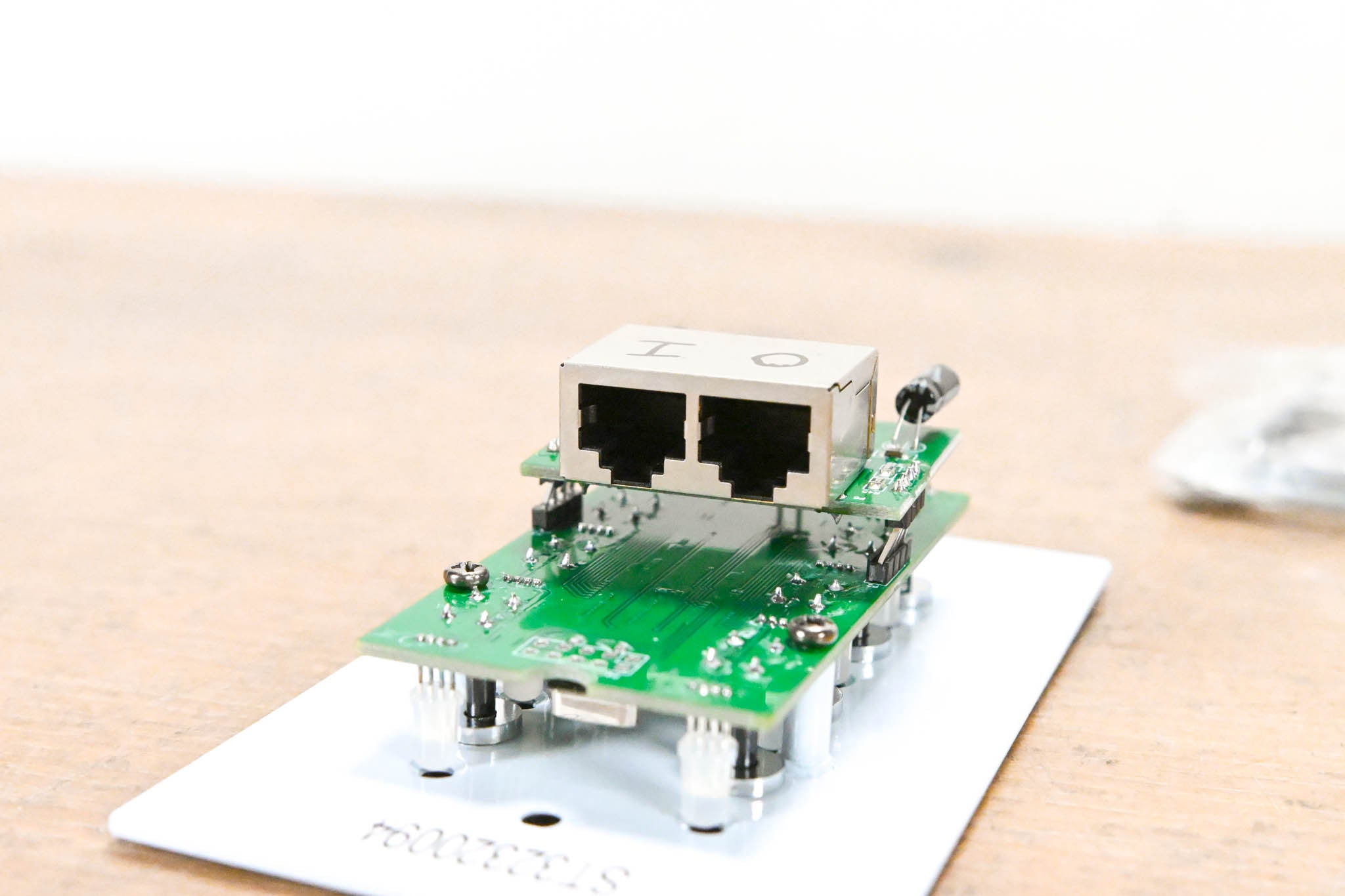 Springtree SS-8-W Satellite Wall Station - White
