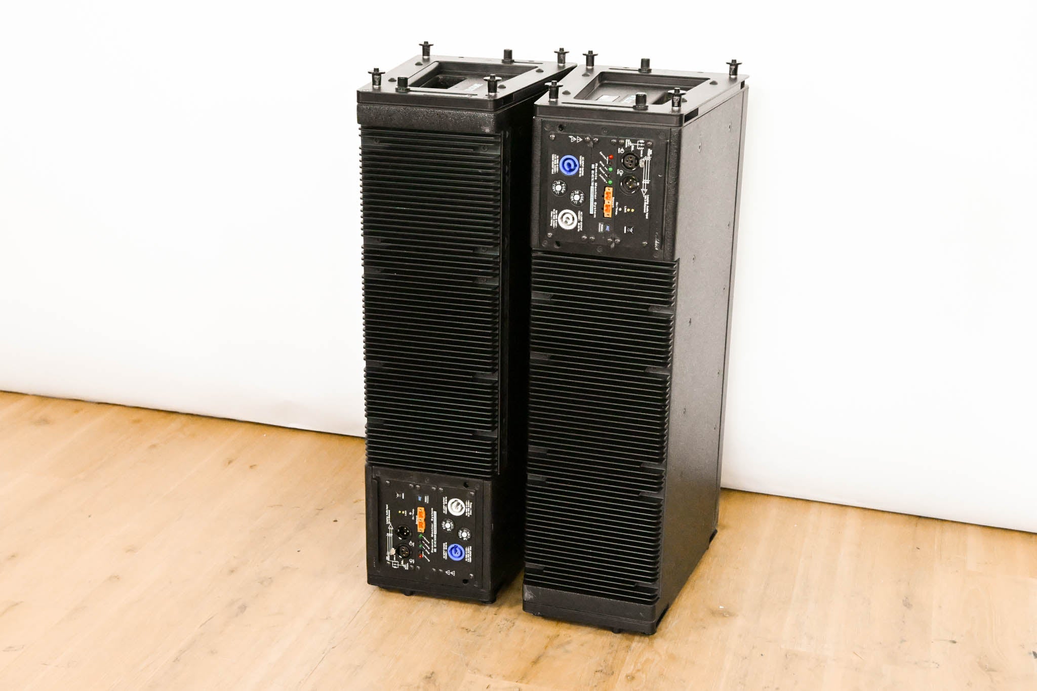 Meyer Sound M'elodie High-Power Curvilinear Array Loudspeaker (PAIR)