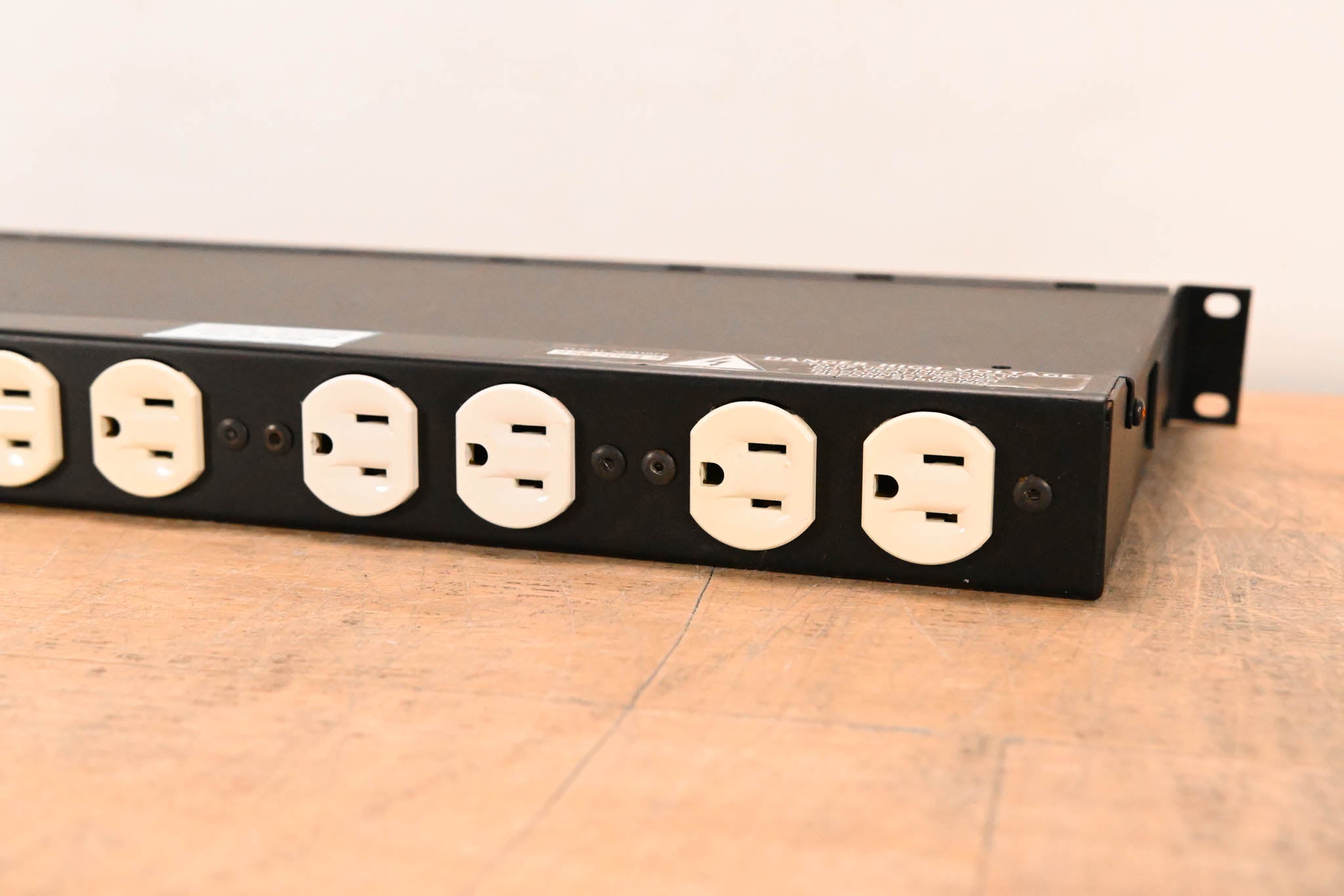 Middle Atlantic PD-915R 9-Outlet Rackmount Power Distribution Unit