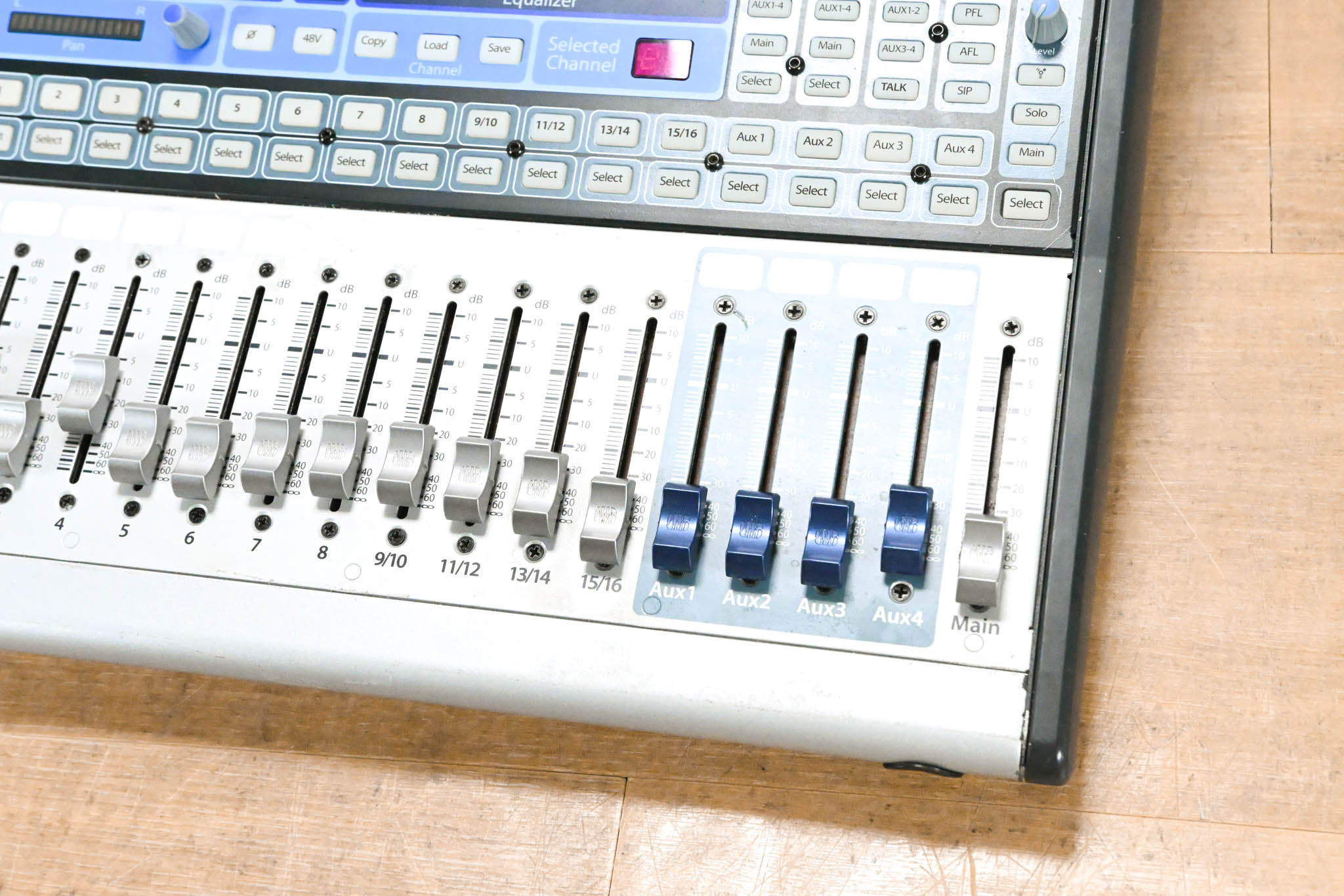 PreSonus StudioLive 16.0.2 16-Channel Digital Mixer