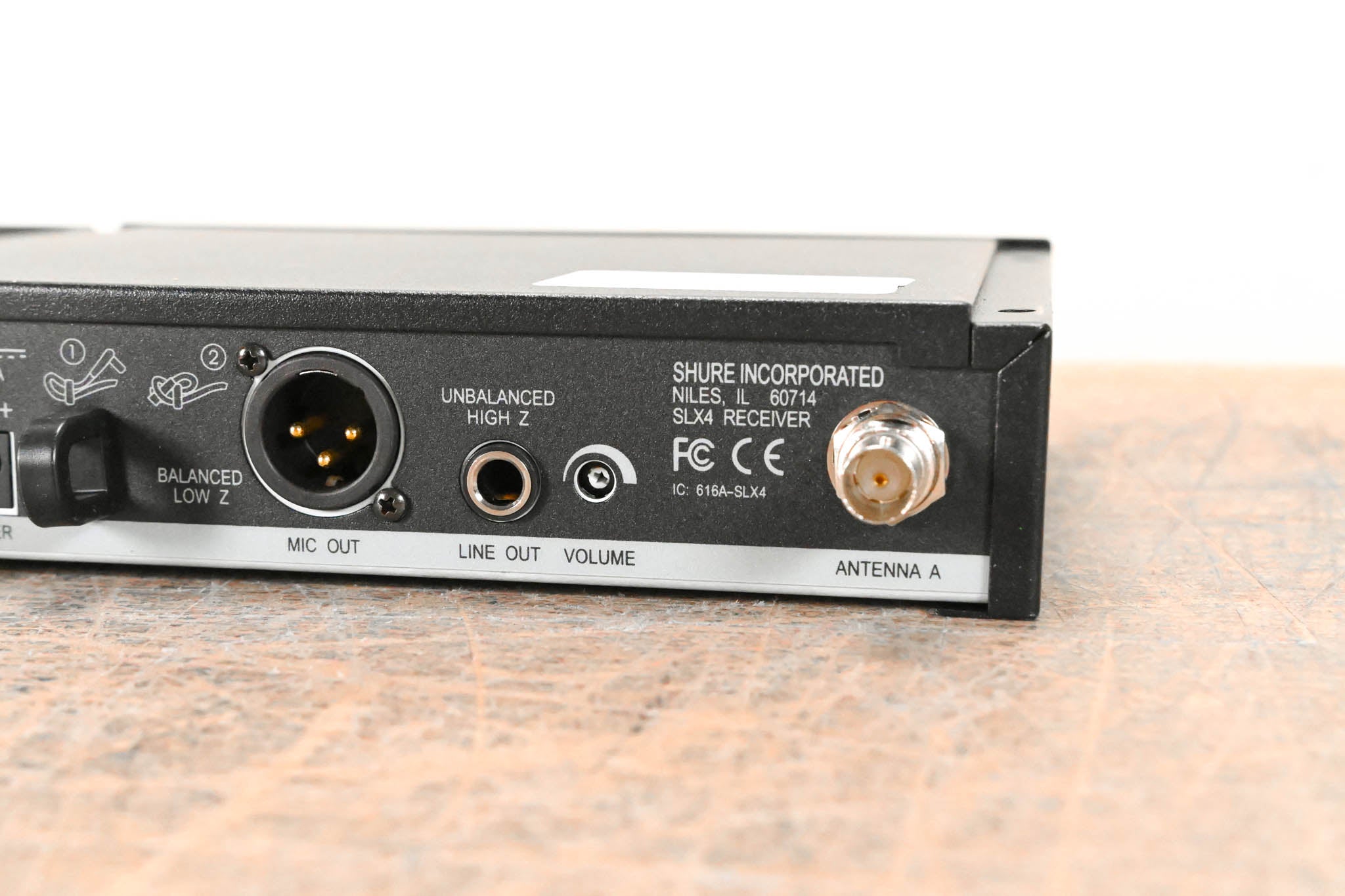 Shure SLX4 Wireless Diversity Receiver - H5 Band: 518-542 MHz