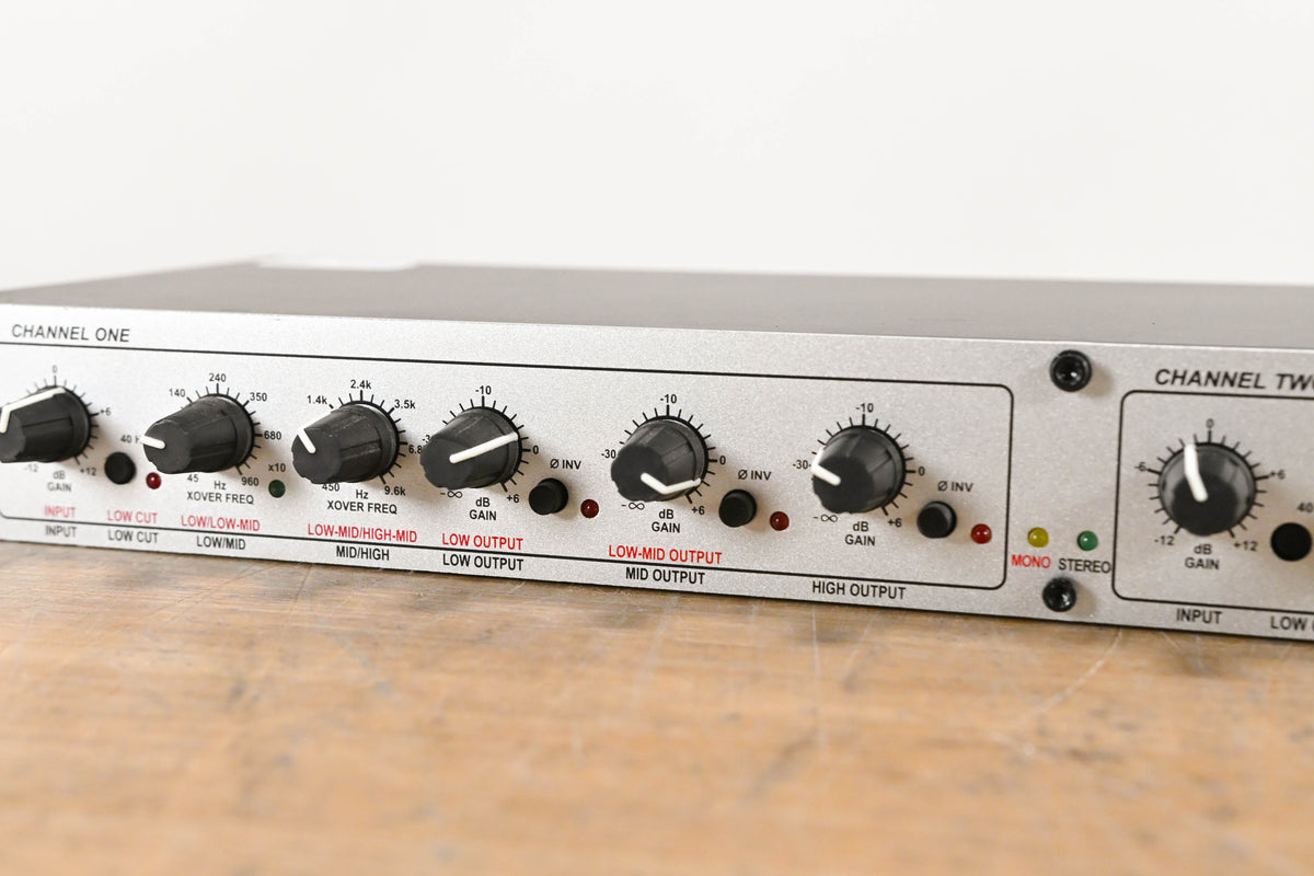 dbx 234xs 2/3-Way Stereo, 4-Way Mono Crossover