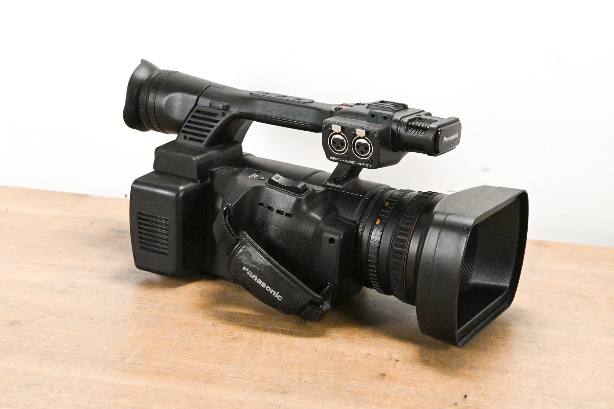 Panasonic AG-HPX250P P2 HD Handheld Camcorder