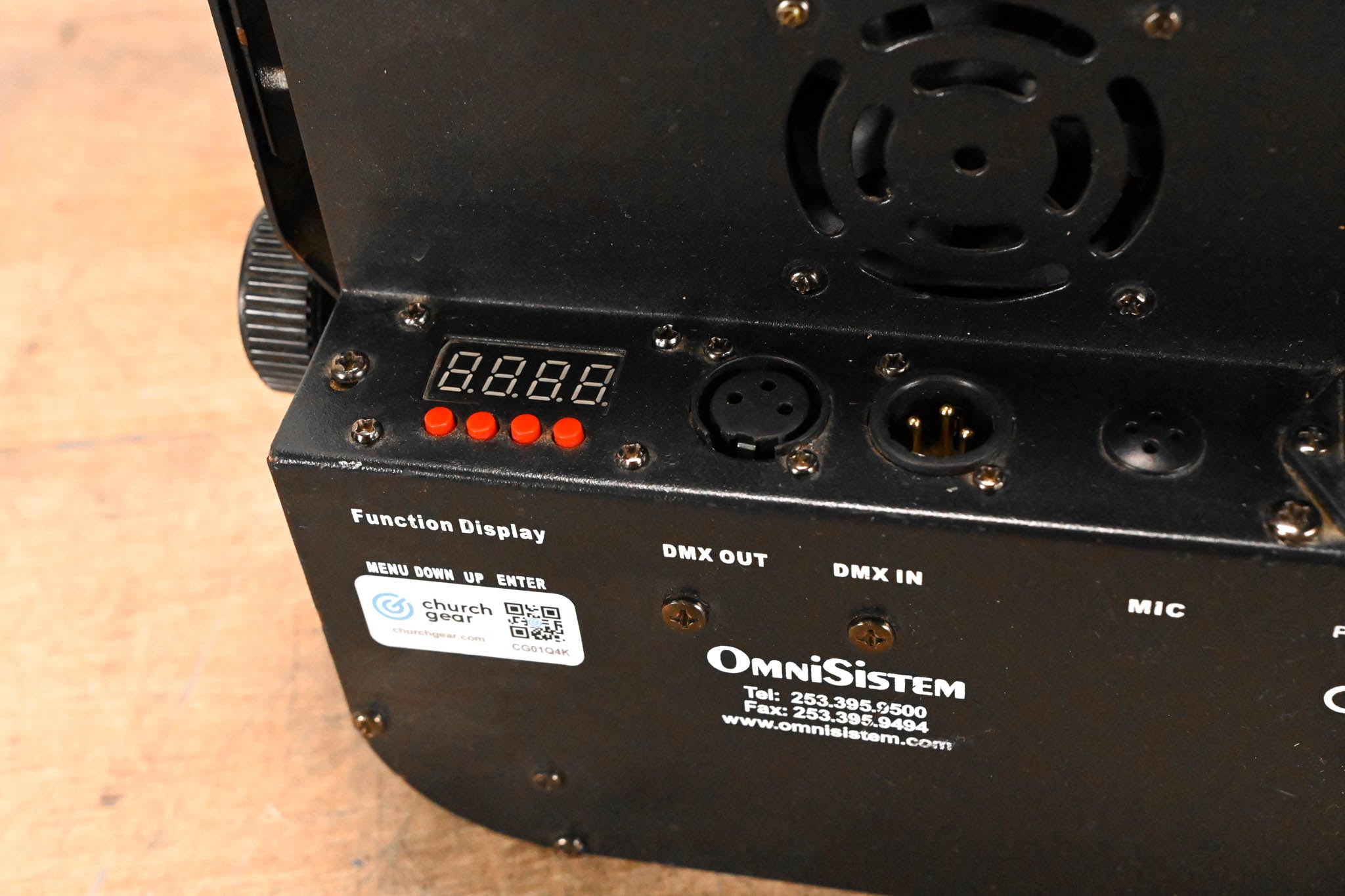 OmniSistem Thin Par Plus RGBW 6 x 10W RGBA Par Can Light