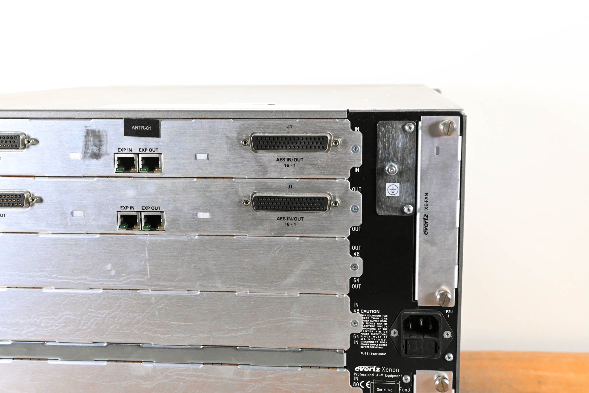 Ereページ Evertz XE8-128x128 Xenon Multi-Format Router CG01AGH