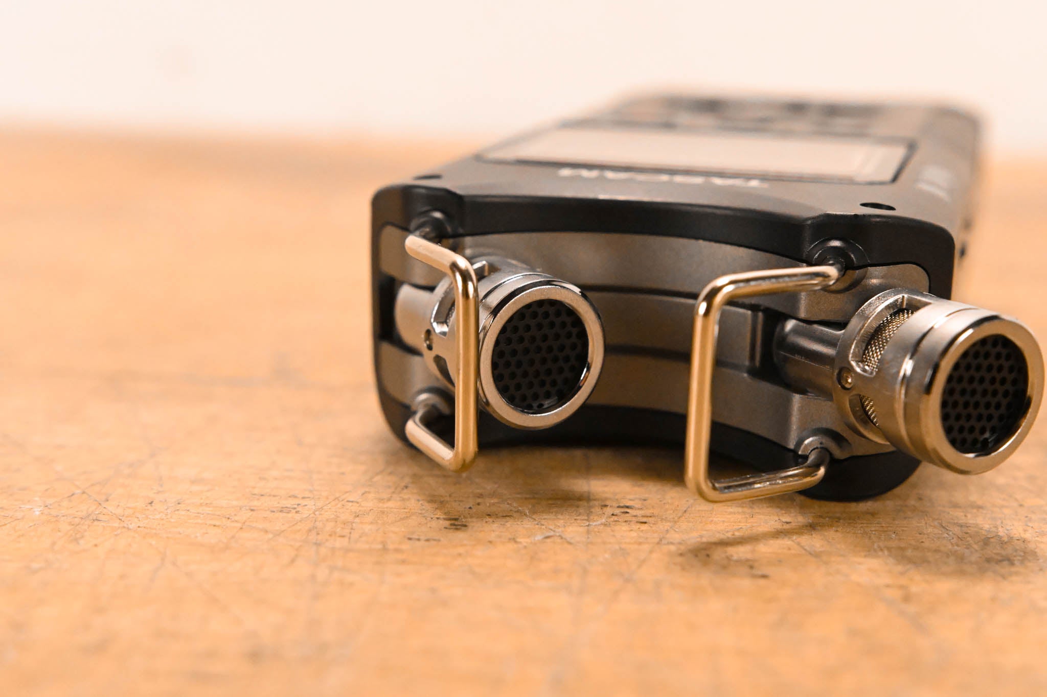 TASCAM DR-40 Handheld 4-Track Recorder