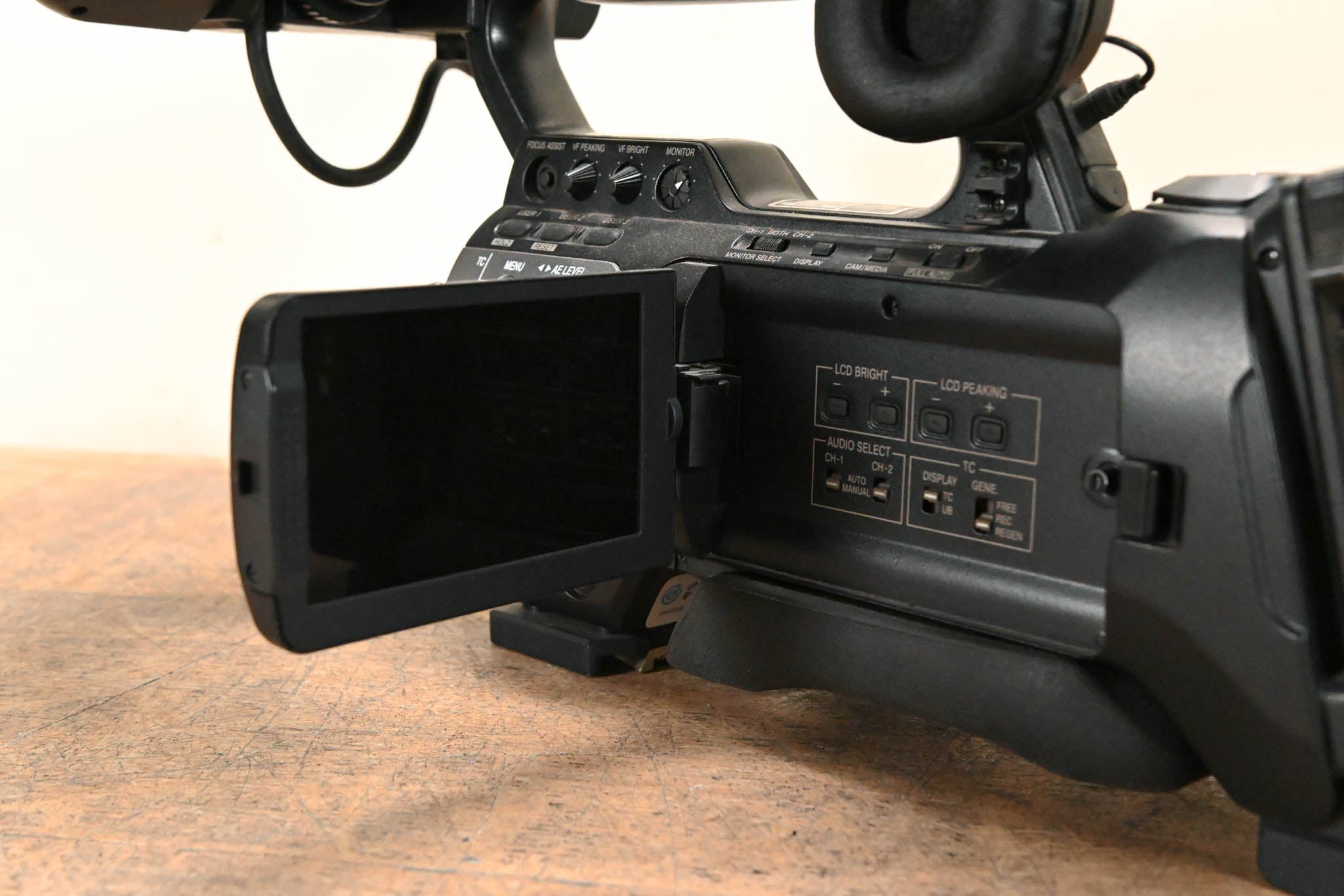JVC GY-HM710U ProHD Compact Shoulder Solid State Camcorder