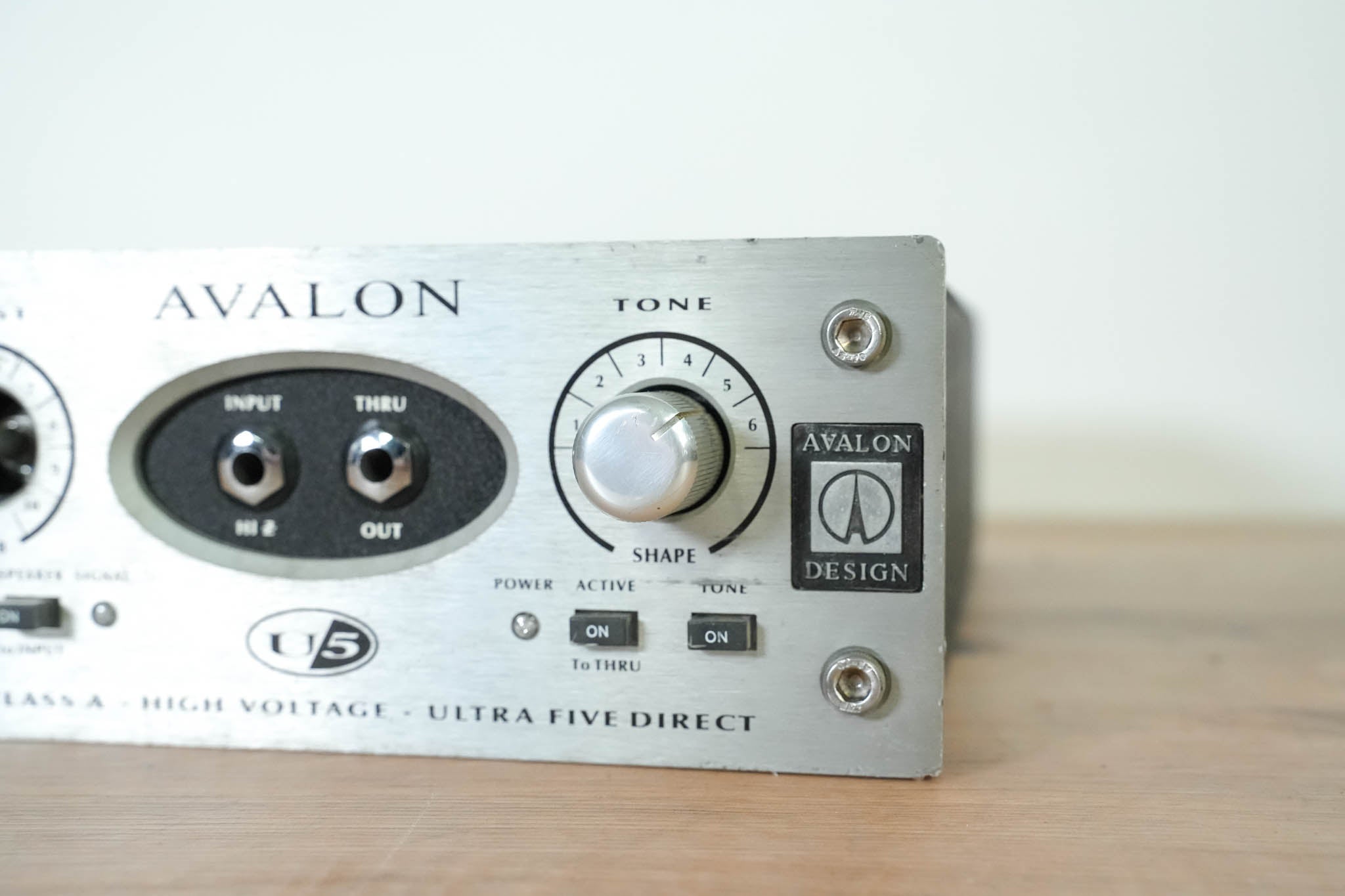 Avalon U5 Active Instrument Direct Box and Preamp