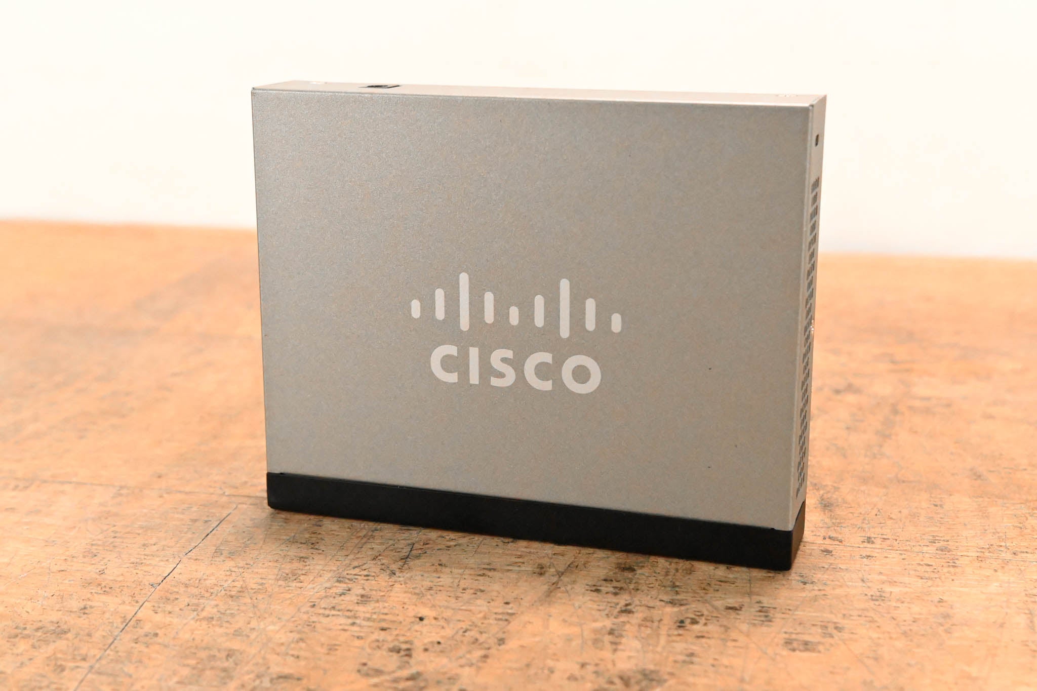Cisco SG250-08 8-Port Gigabit Smart Switch (NO POWER SUPPLY)