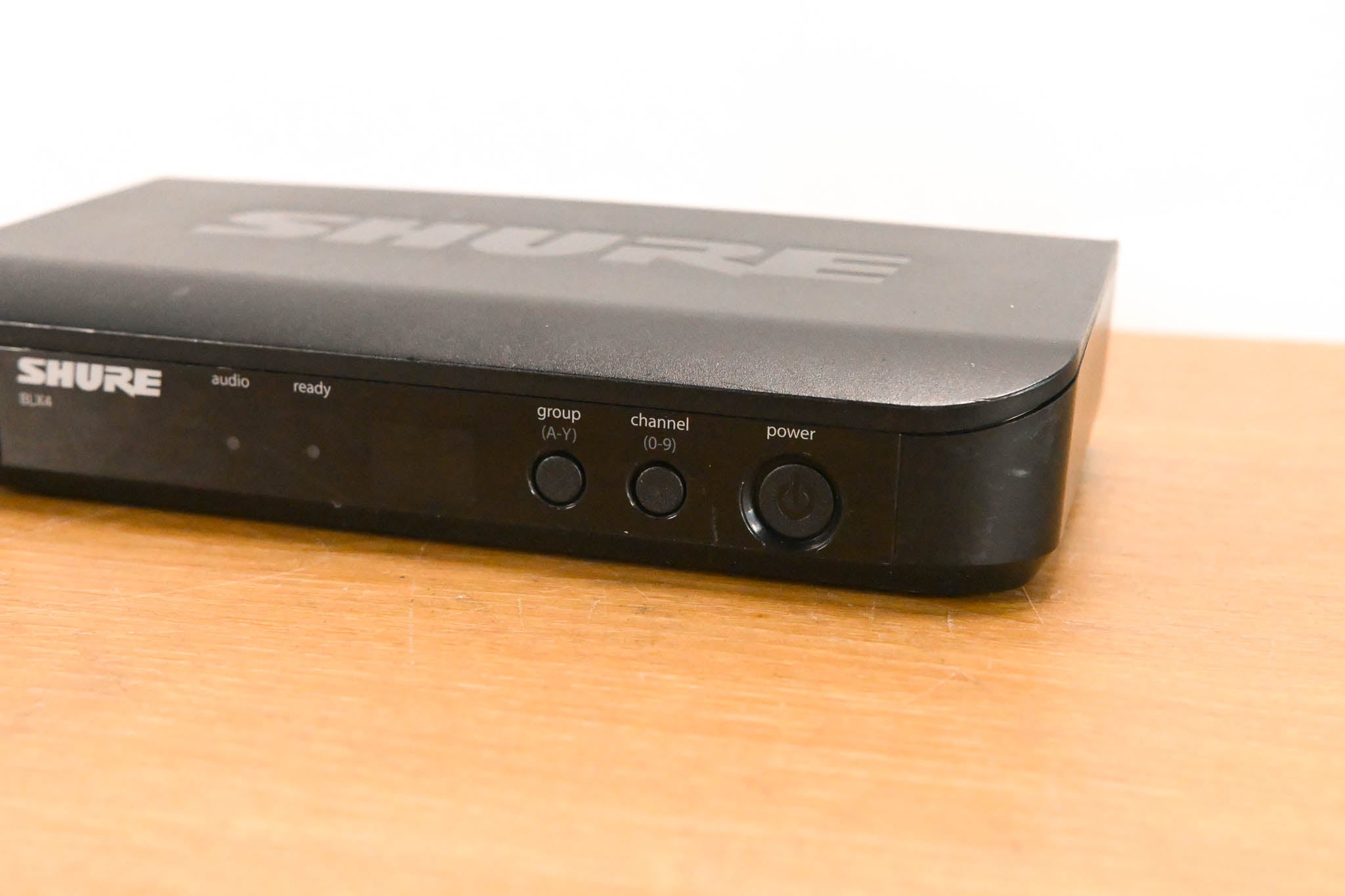 Shure BLX4 Wireless Receiver - J10 Band: 584-608MHz (NO POWER SUPPLY)