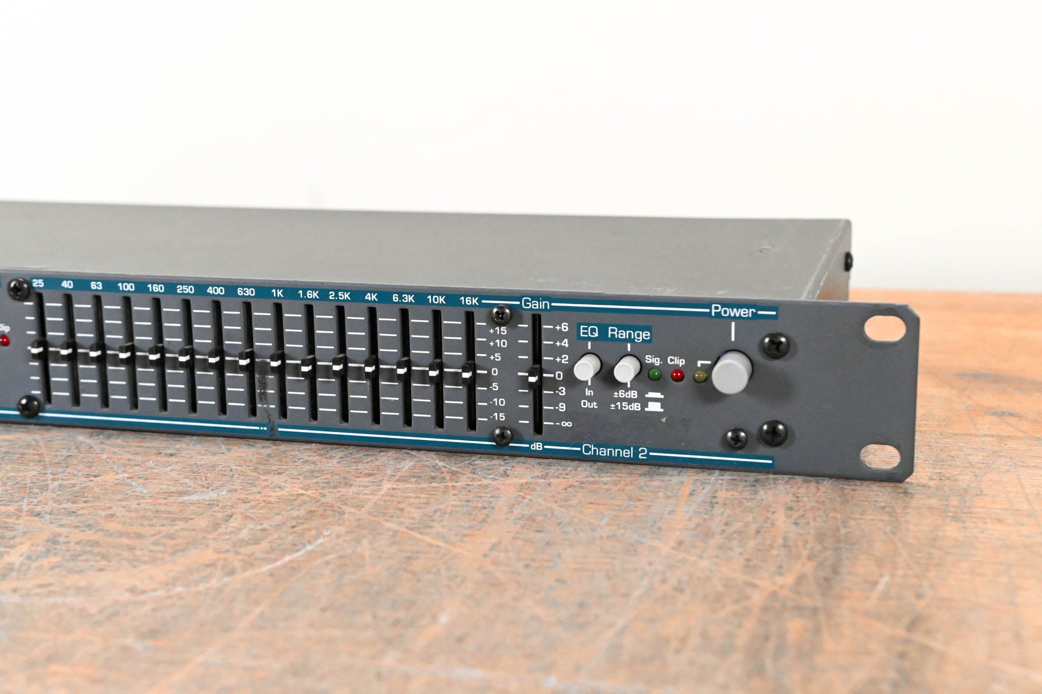 Ashly MQX-2150 Stereo 15-Band Graphic Equalizer