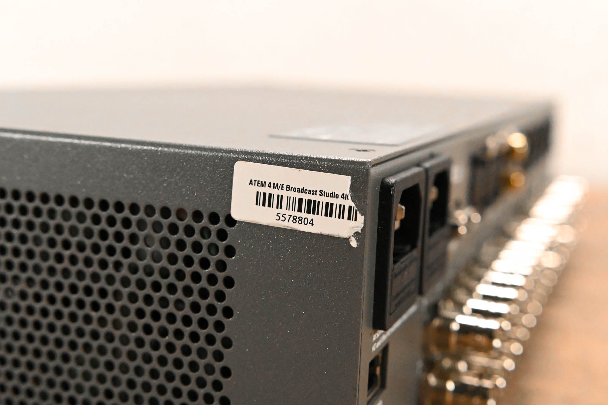 Blackmagic Design ATEM 4 M/E Broadcast Studio 4K