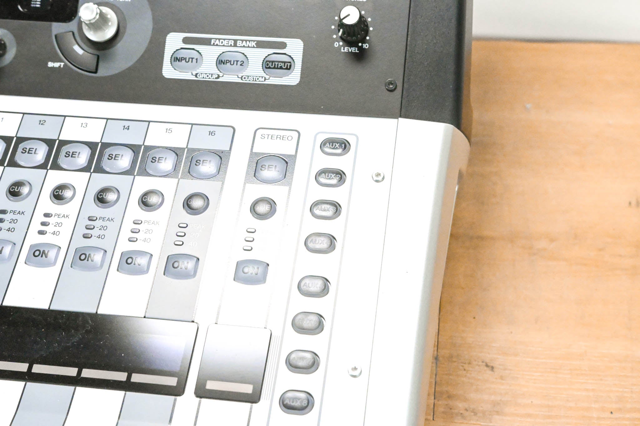 Yamaha TF1 16-Channel Digital Mixing Console