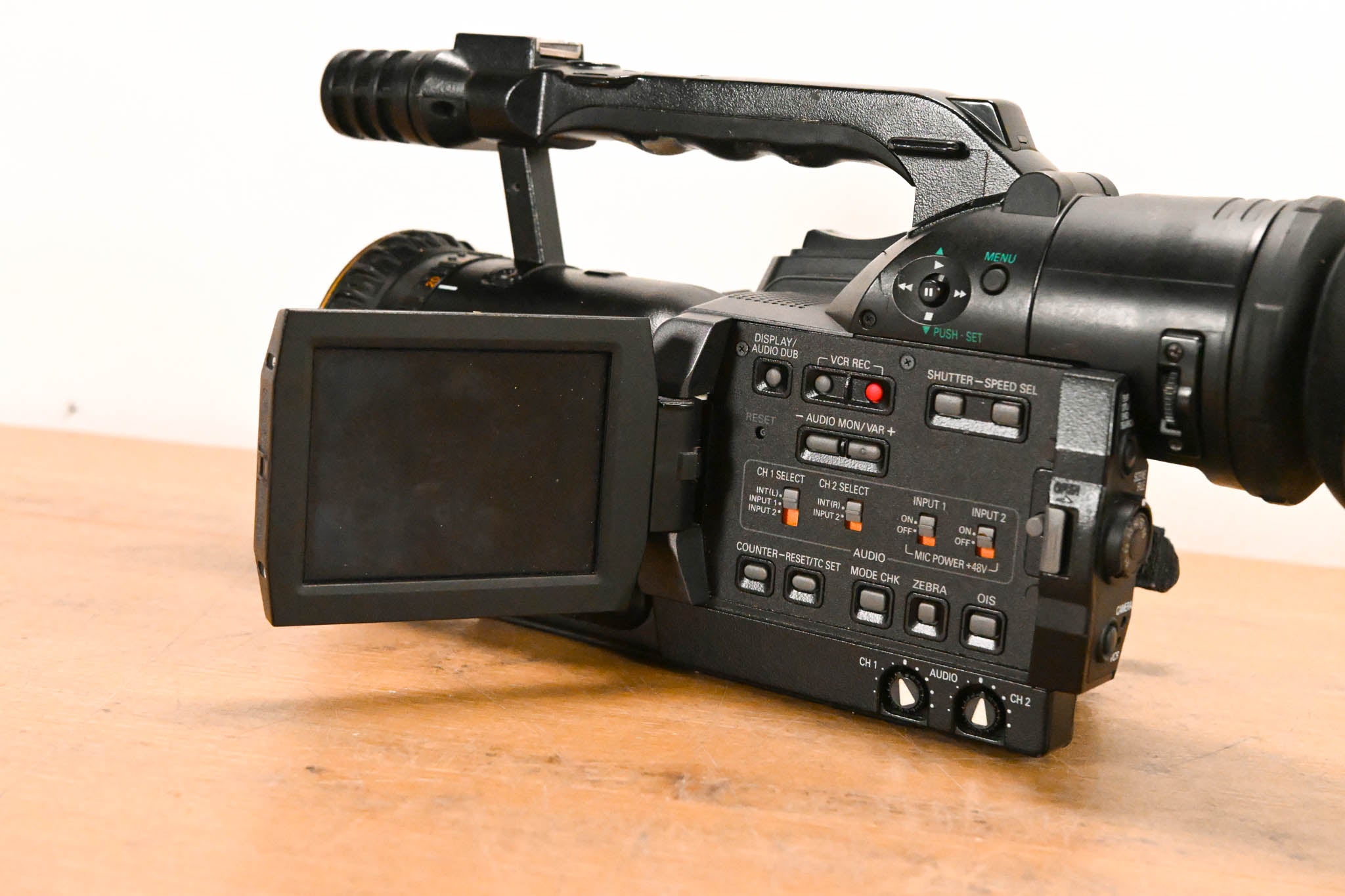 Panasonic AG-DVX100B 3-CCD Mini-DV Cinema Video Camcorder