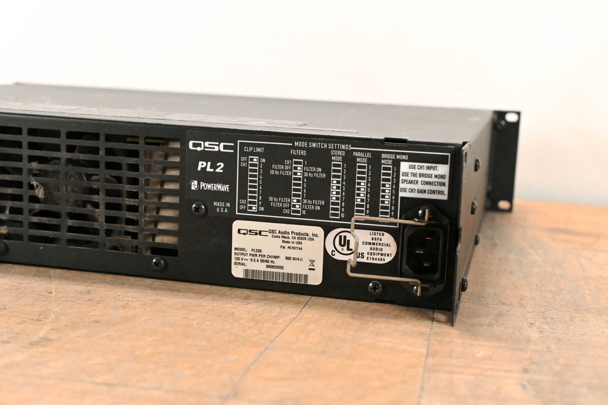 QSC PL230 PowerLight 2 Series 2-Channel 1500W Power Amplifier