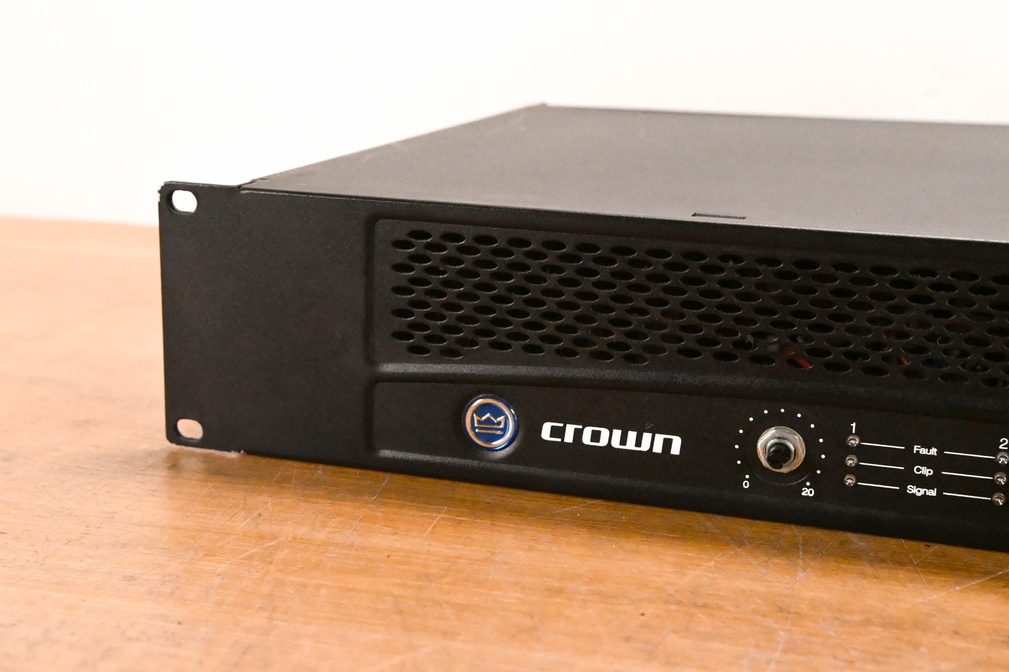 Crown XLS 802 2-Channel Power Amplifier