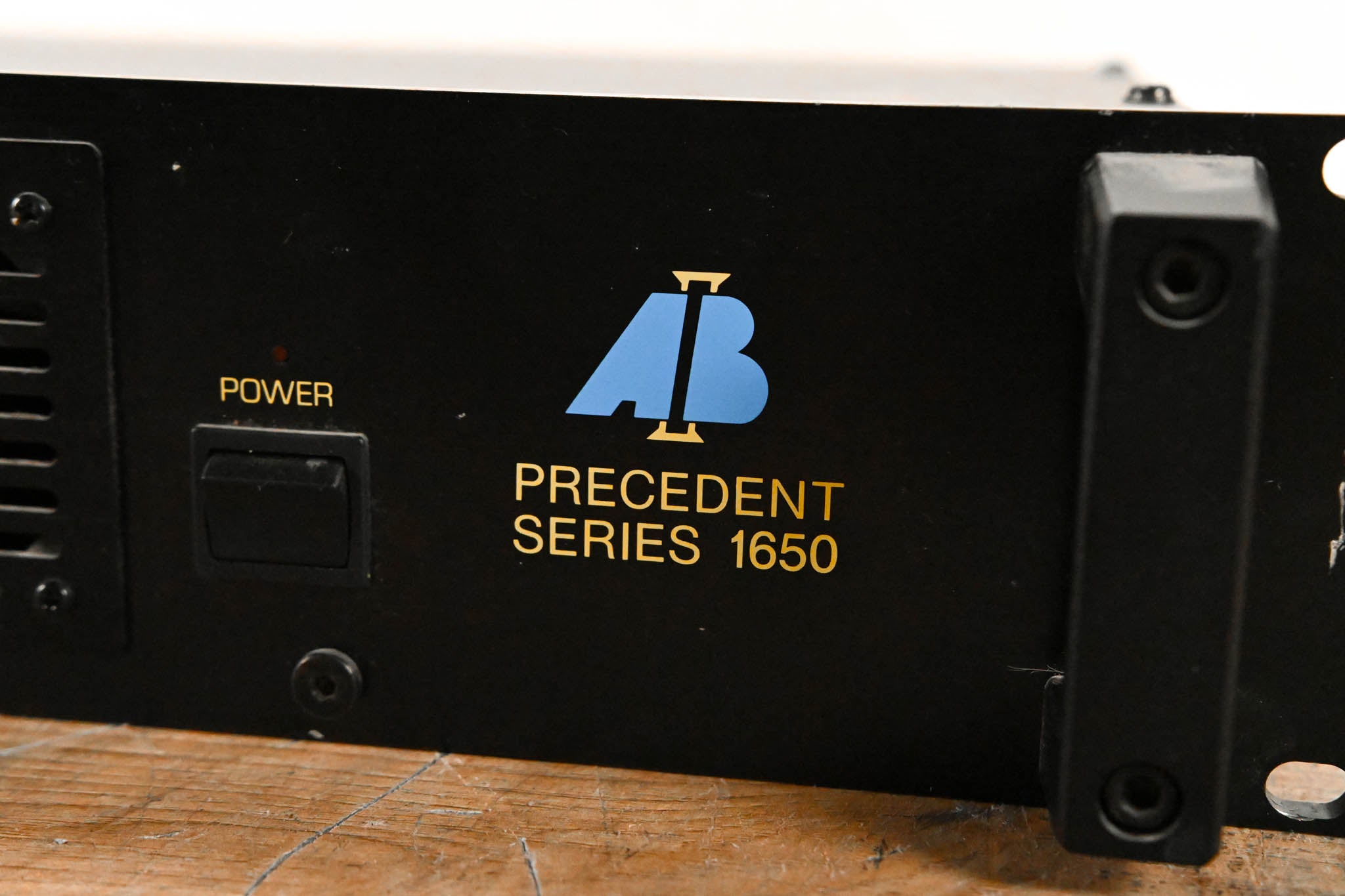 AB International 1650 2-Channel Power Amplifier