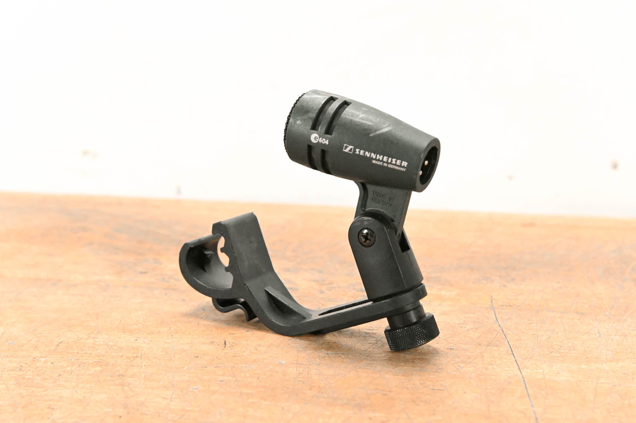 Sennheiser e 604 Dynamic Cardioid Instrument Microphone