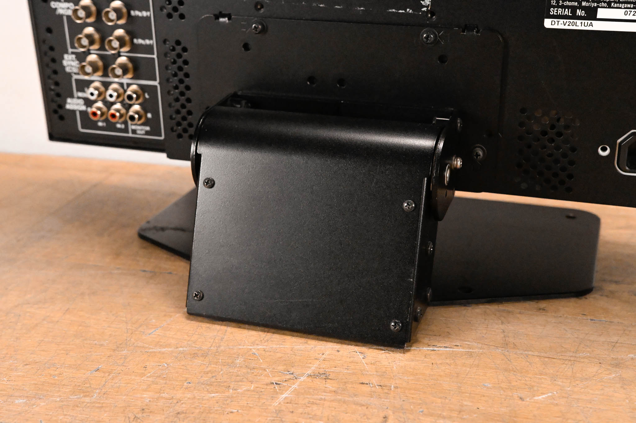 JVC DT-V20L1 20-inch HD Multi-Format Studio Monitor