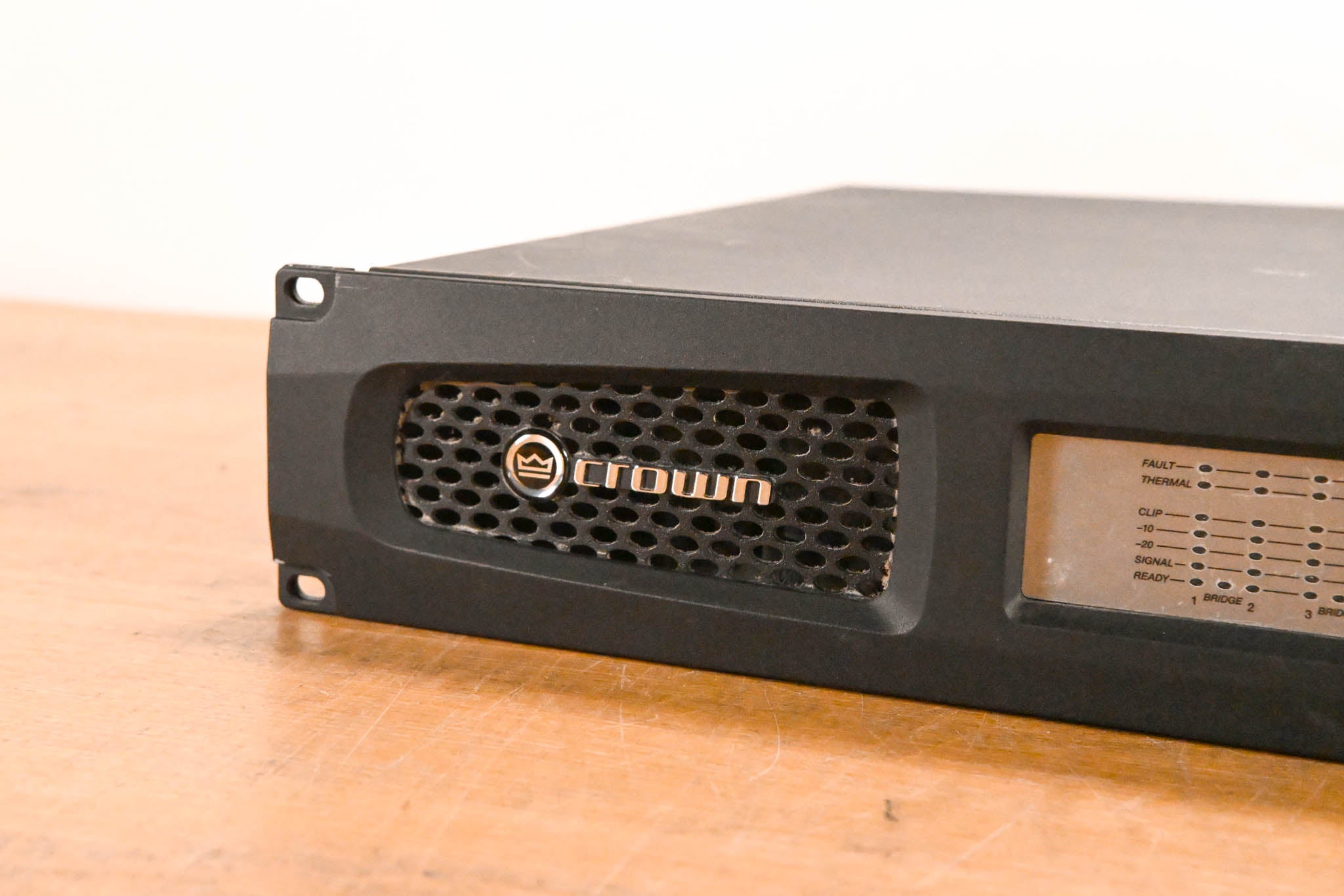 Crown DCi 4|2400N Four-Channel, 2400W @ 4Ω Power Amplifier with BLU link
