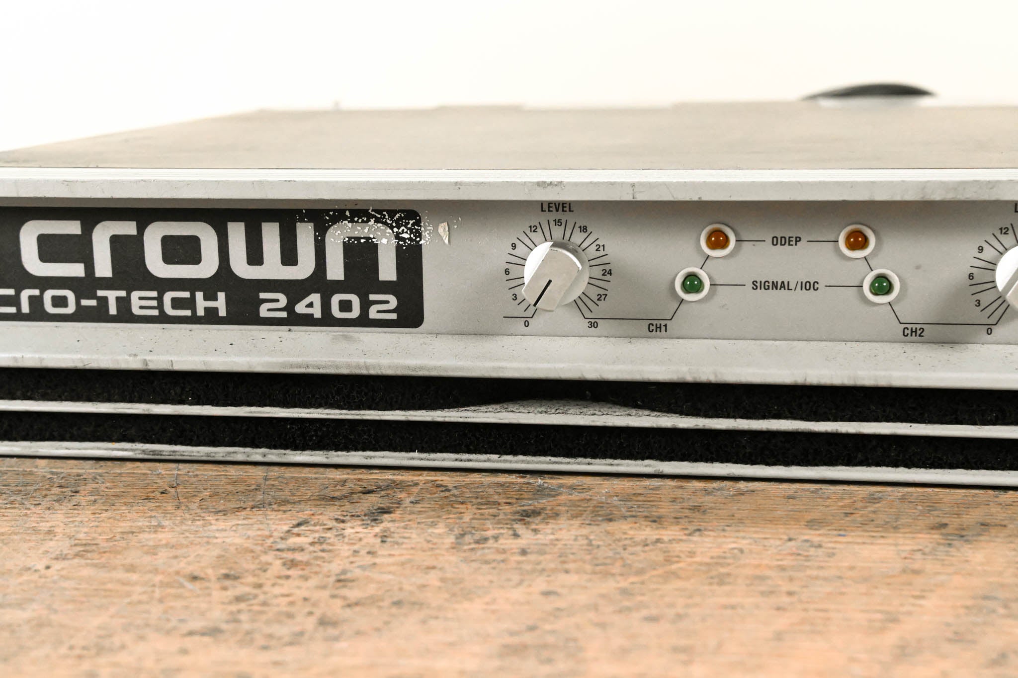 Crown Macro-Tech 2402 2-Channel Power Amplifier