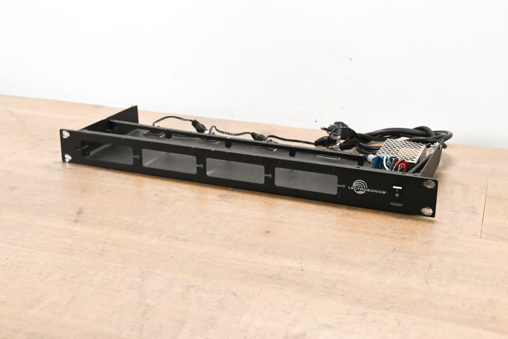 Lectrosonics RMP195 Four Bay Rackmount w/ Mean Well RS-25-15 PSU
