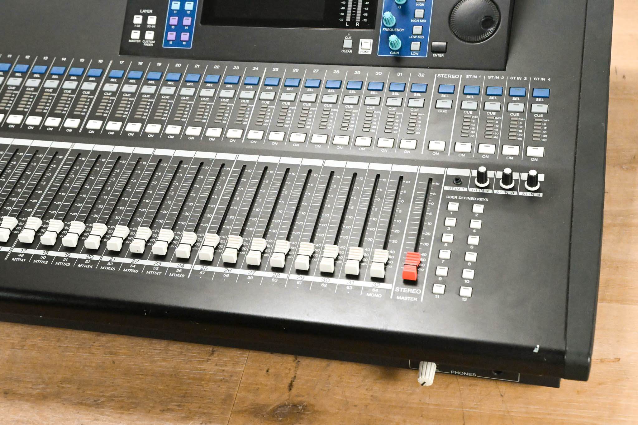 Yamaha LS9-32 32-Input Digital Mixing Console