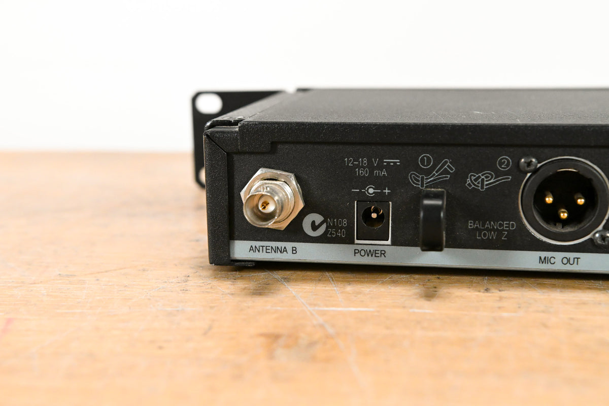 Shure SLX4 Wireless Receiver - H5 Band: 518-542 MHz (NO POWER SUPPLY)