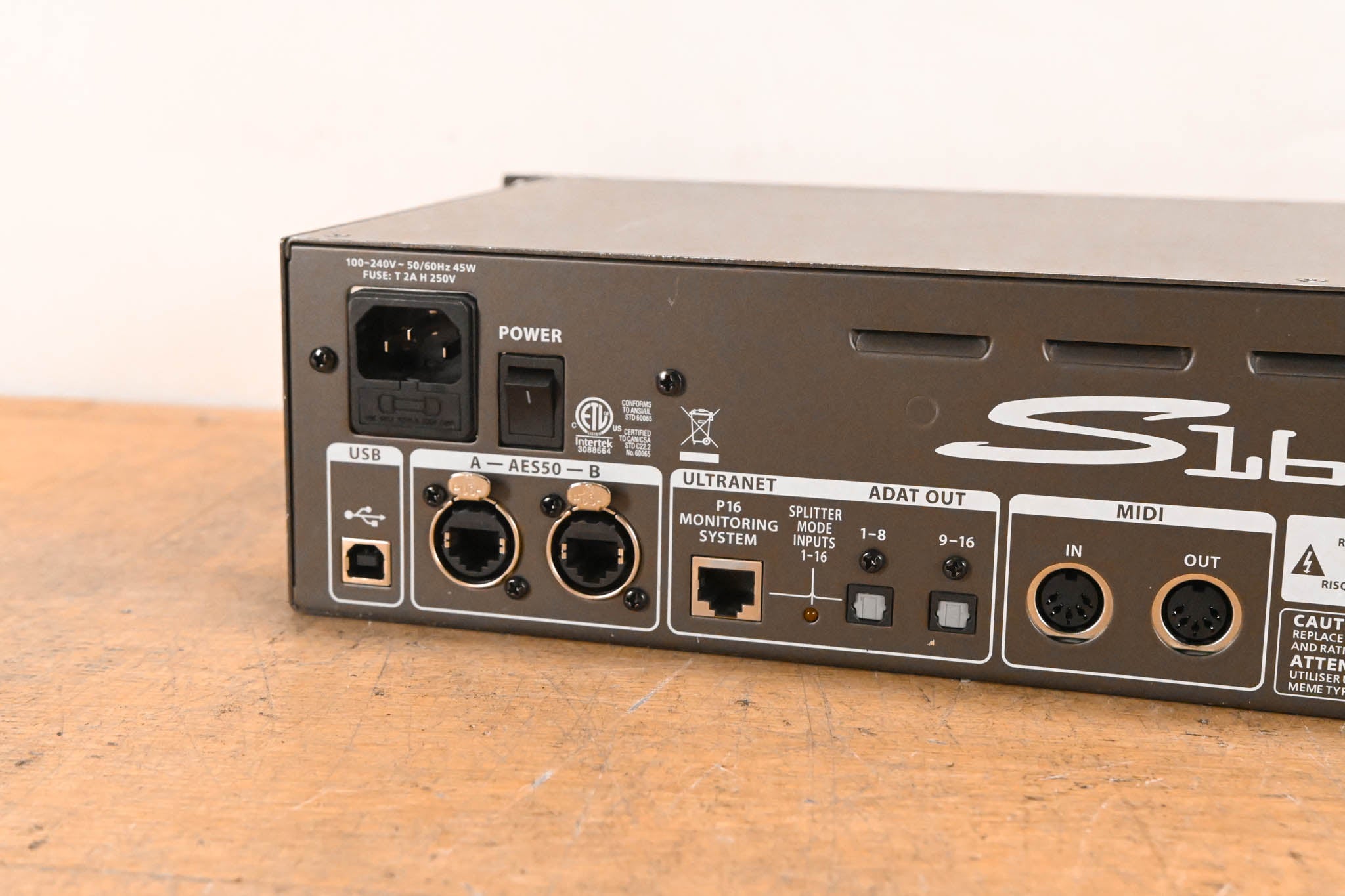 Behringer S16 16 x 8 Digital Stage Box