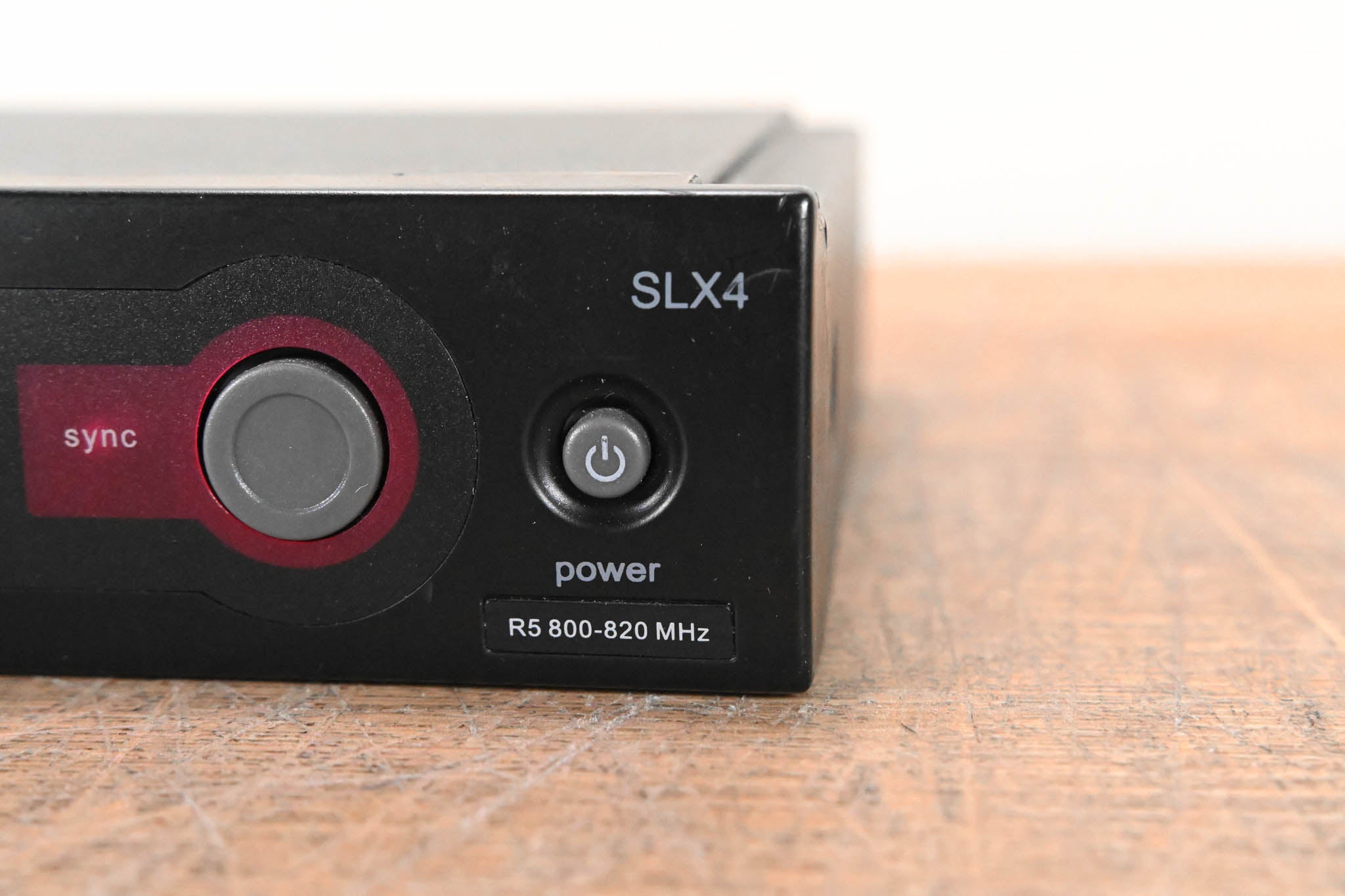 Shure SLX4  Wireless Receiver - R5 Band: 800-820 MHz (NO POWER SUPPLY)