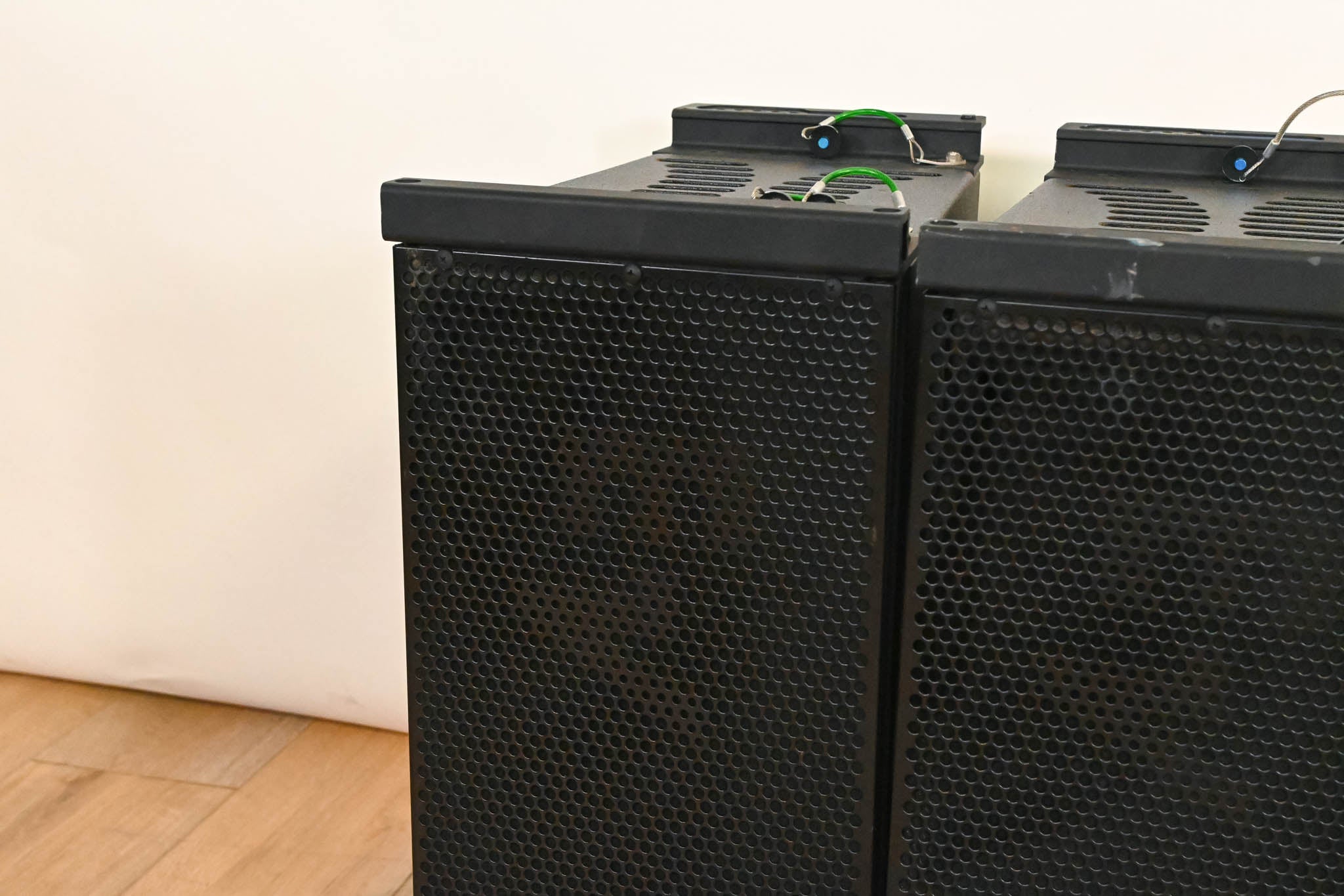 Electro-Voice (EV) XLE181 8" 2-Way Passive Line Array Speaker (PAIR)