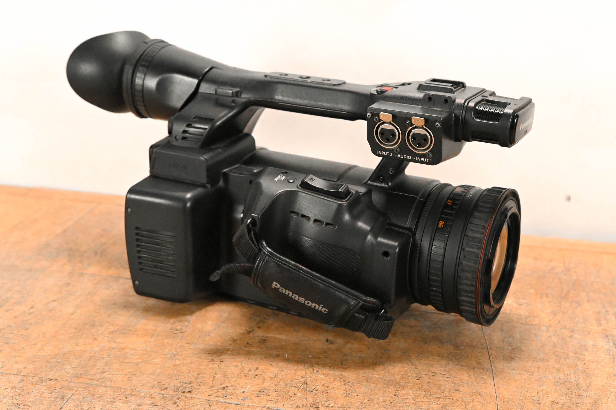 Panasonic AG-HPX255P P2 HD Handheld Camcorder